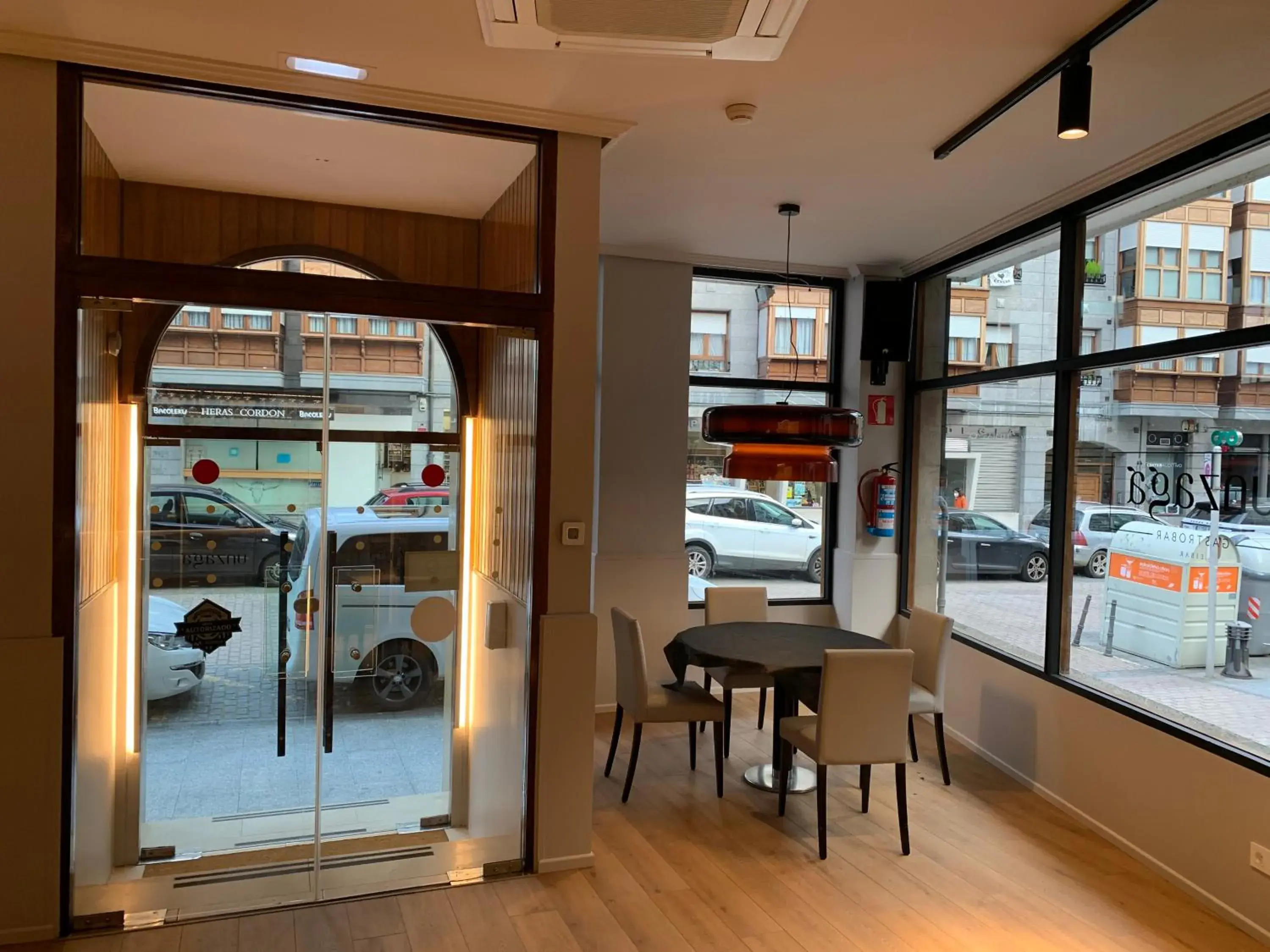 Lounge or bar in Hotel Unzaga Plaza Lounge or bar in Hotel Unzaga Plaza