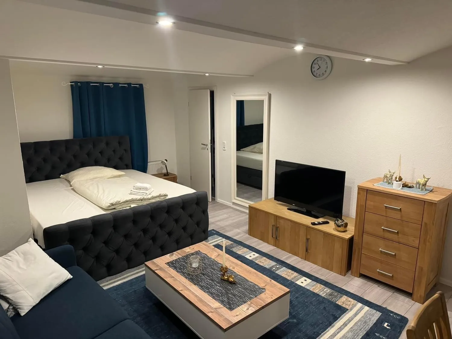 Bed in Ellada Restaurant & Hotel