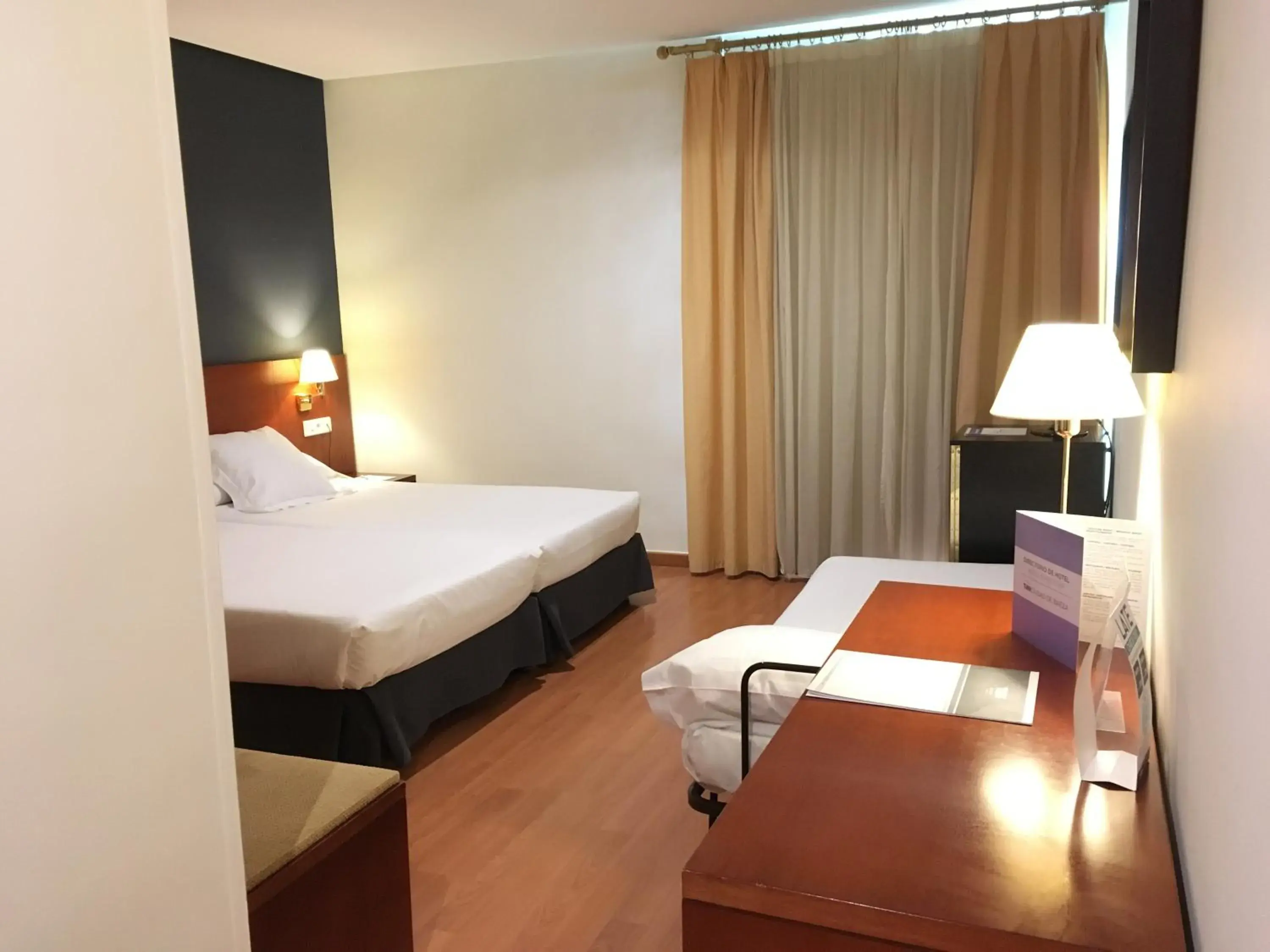 Photo of the whole room, Bed in TRH Ciudad de Baeza Photo of the whole room, Bed in TRH Ciudad de Baeza