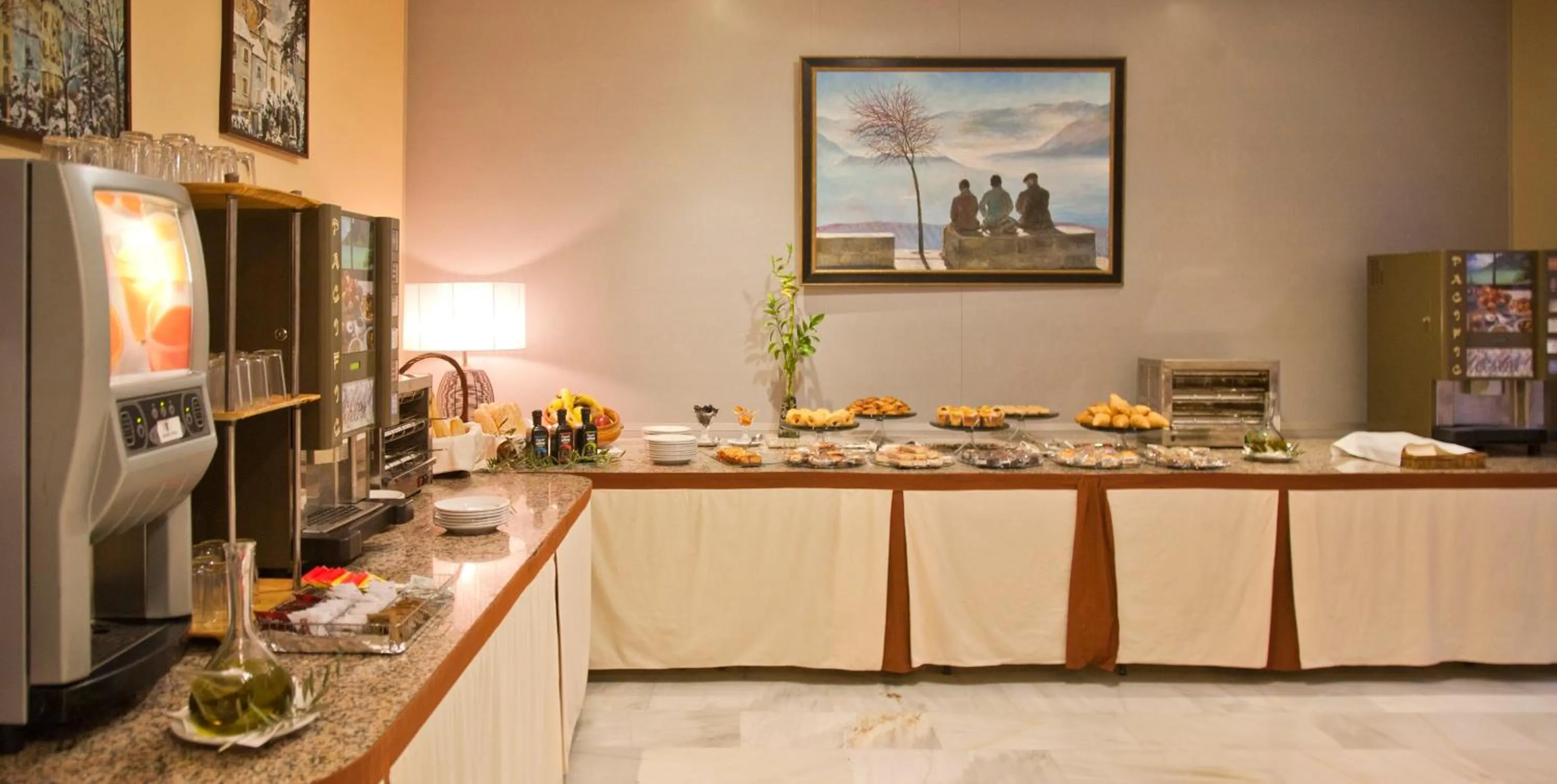 Restaurant/places to eat in TRH Ciudad de Baeza