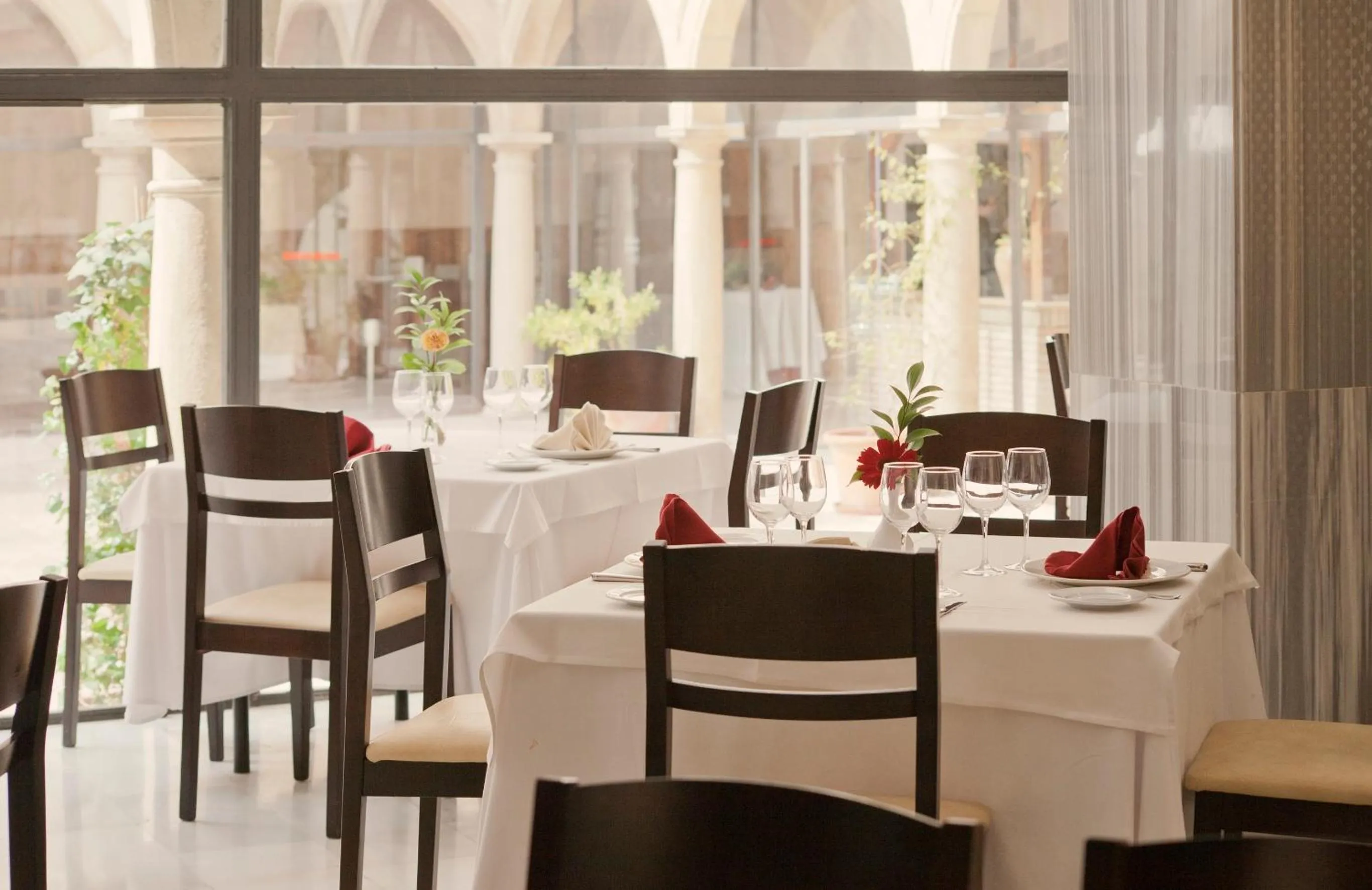 Restaurant/places to eat in TRH Ciudad de Baeza