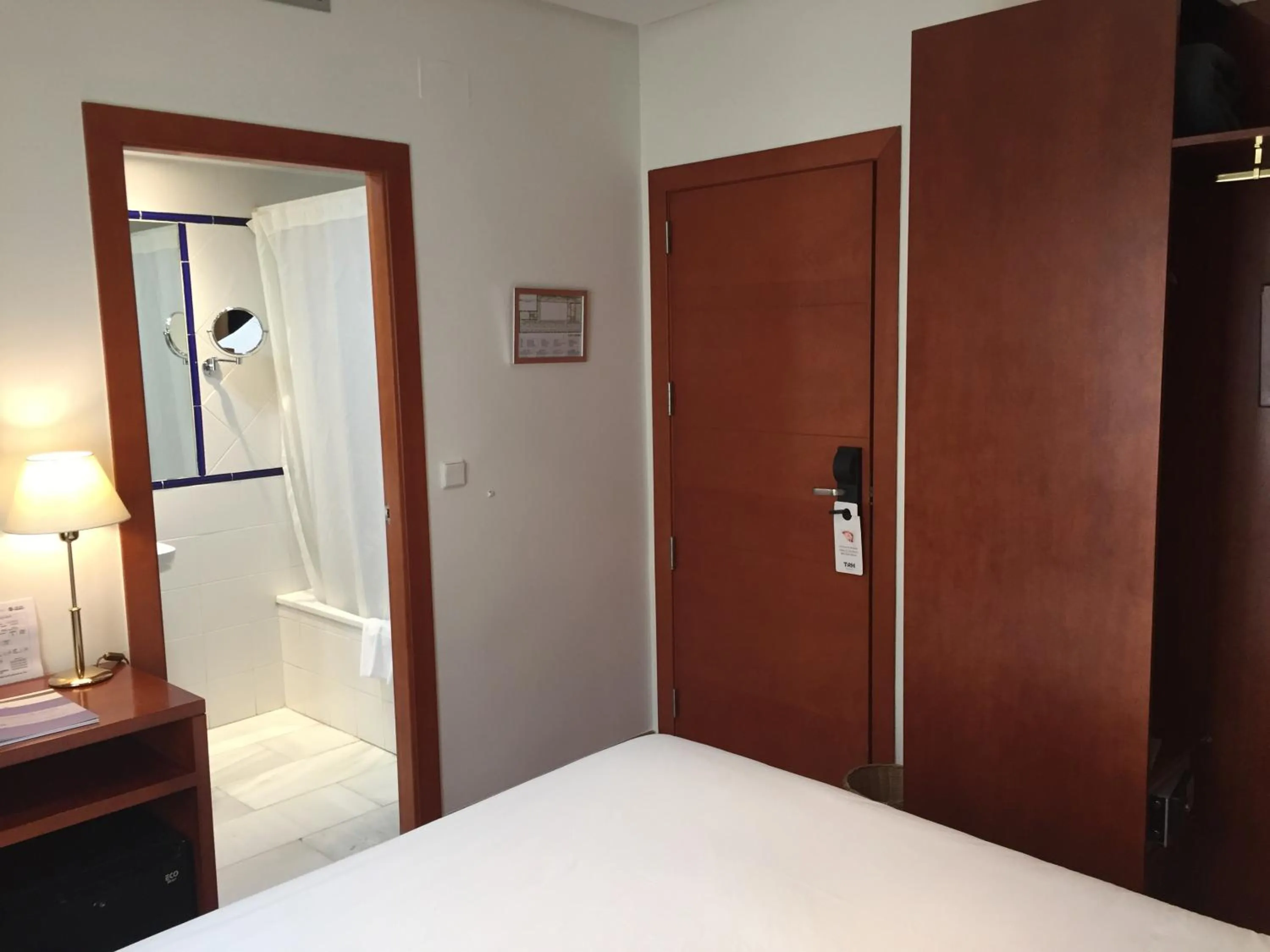 Photo of the whole room, Bed in TRH Ciudad de Baeza