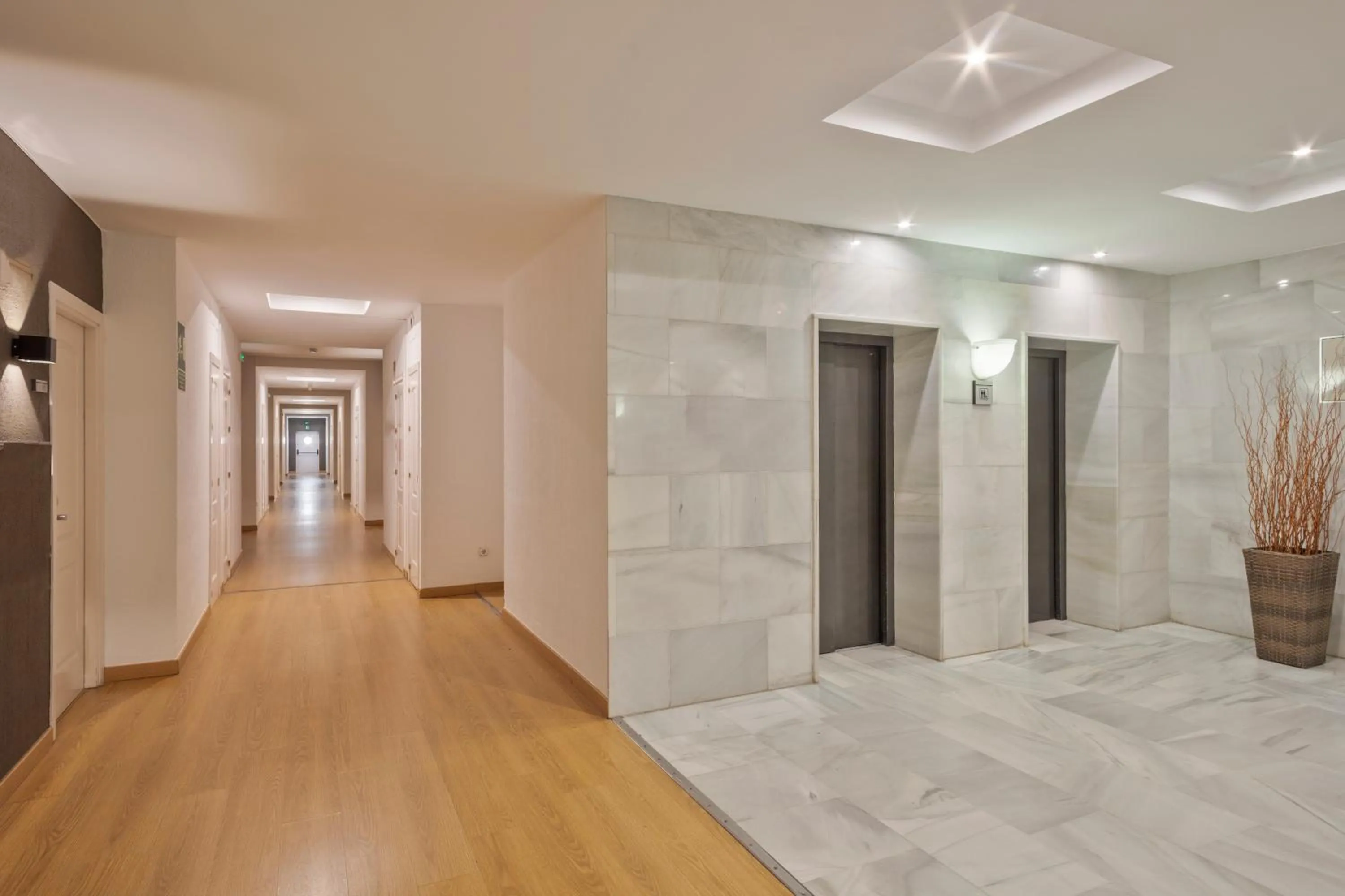 elevator in Hotel TRH La Motilla