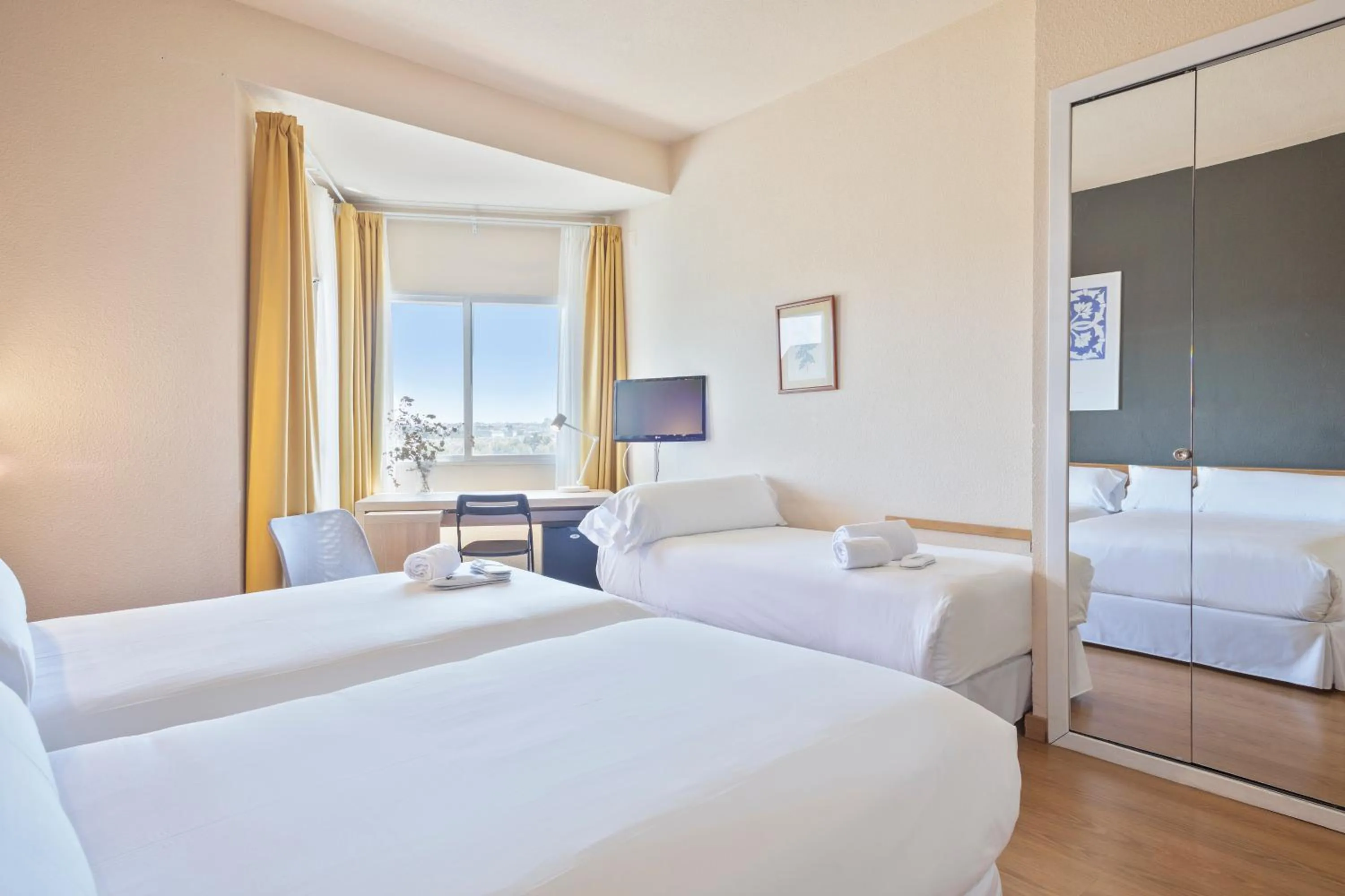 Bedroom, Bed in Hotel TRH La Motilla