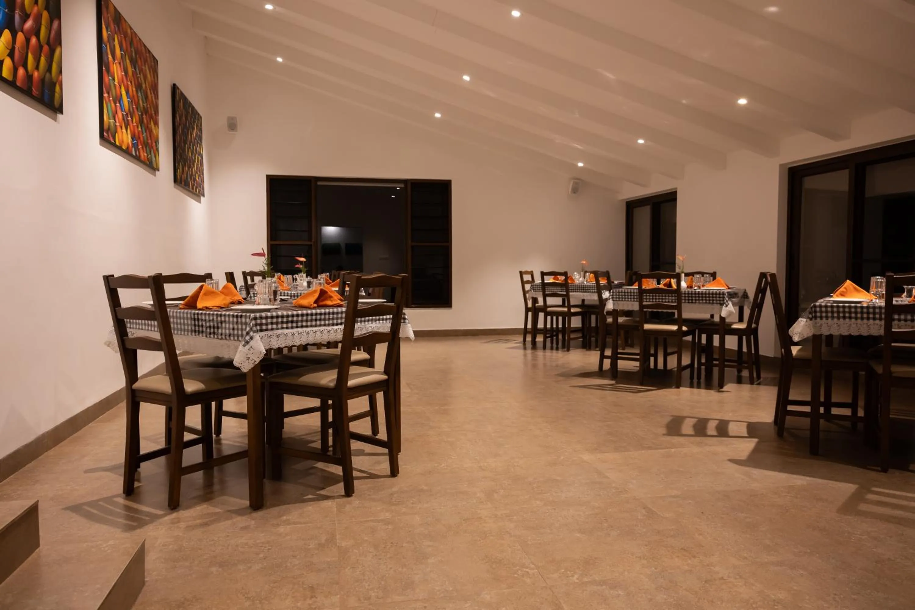 Restaurant/places to eat in Dvara Luxury Resort Kodaikanal