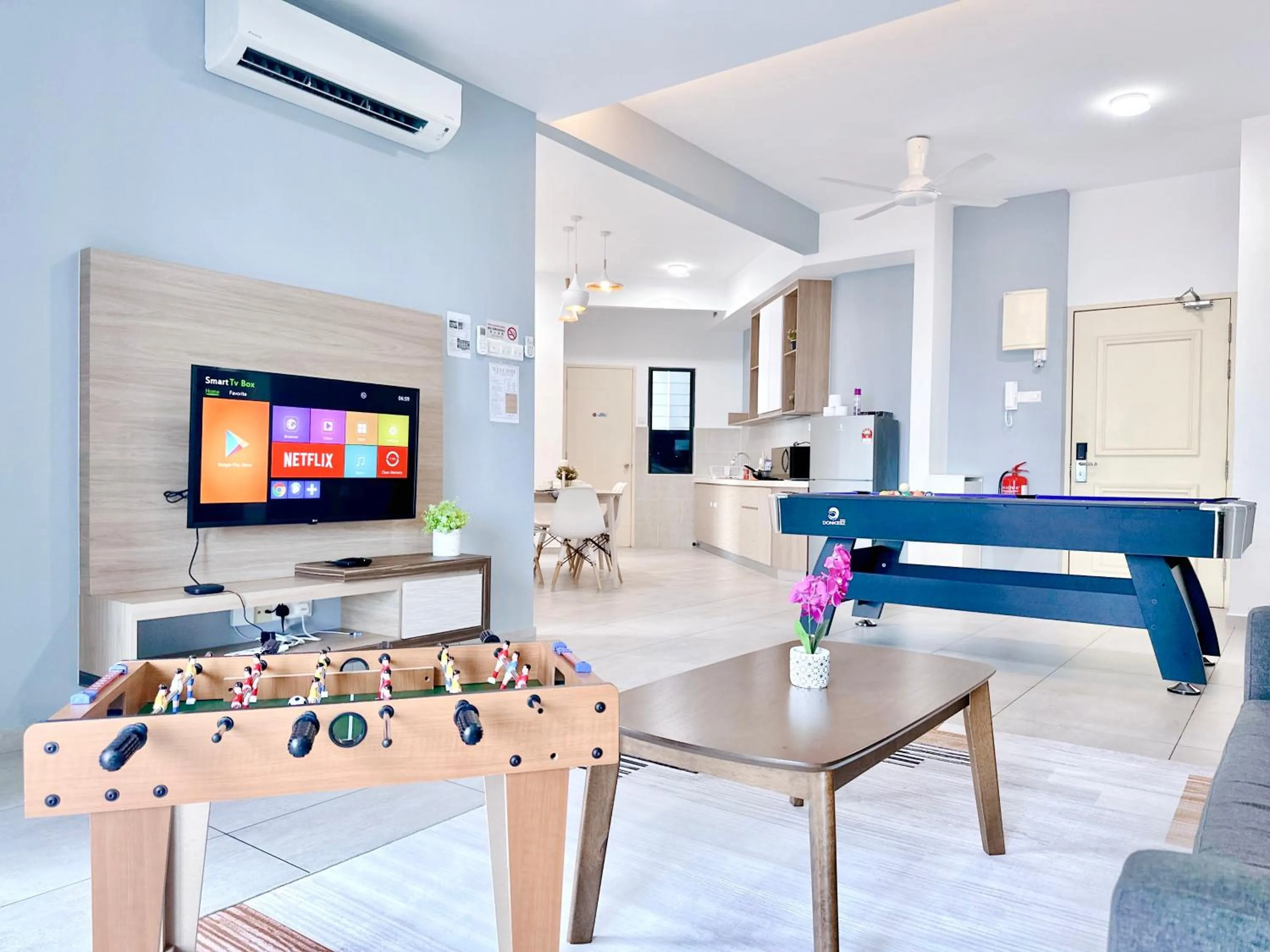 Living room in Atlantis Melaka I 5-10pax I 5min JonkerSt BY Alviv Management