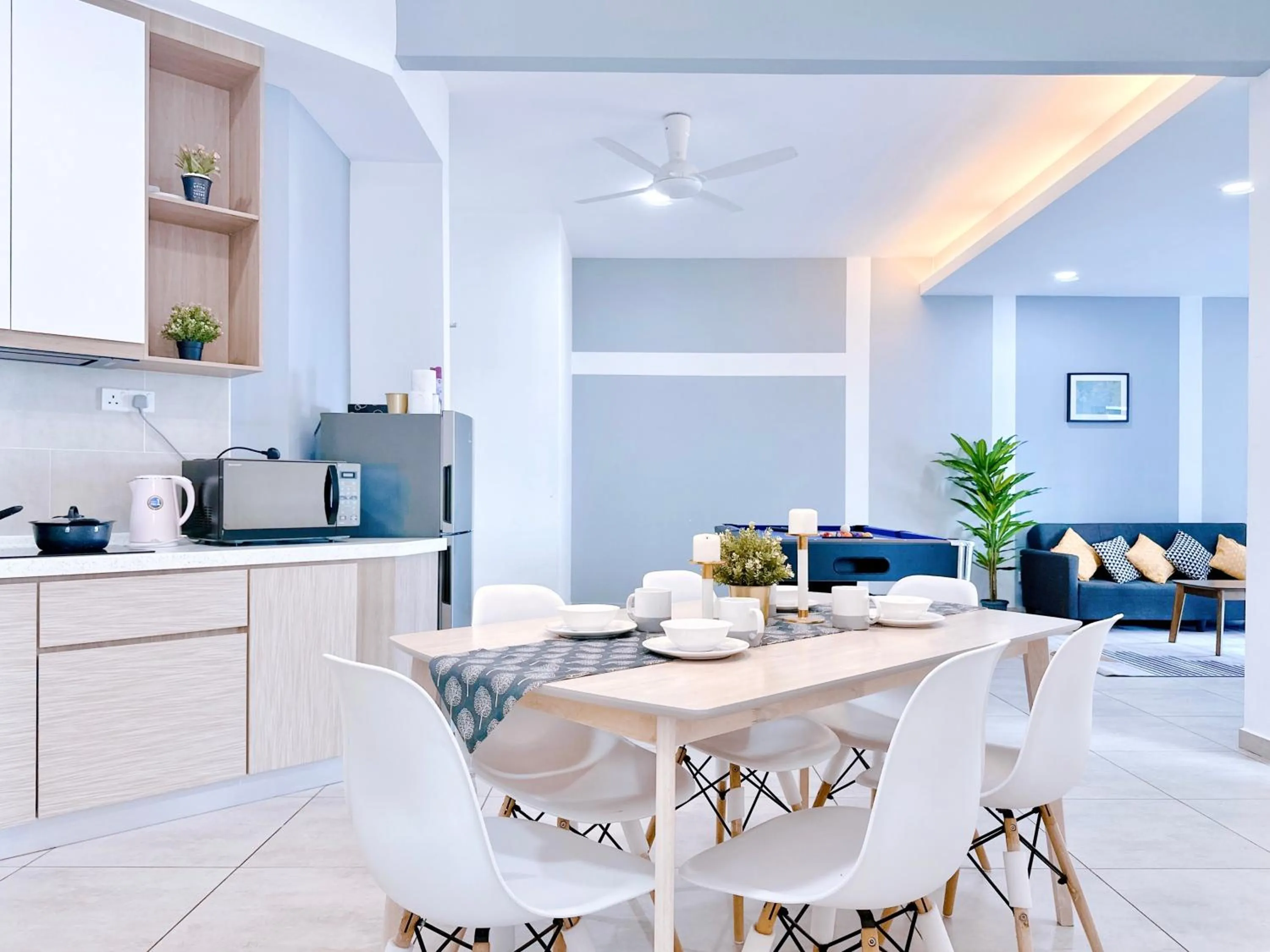 Dining area in Atlantis Melaka I 5-10pax I 5min JonkerSt BY Alviv Management