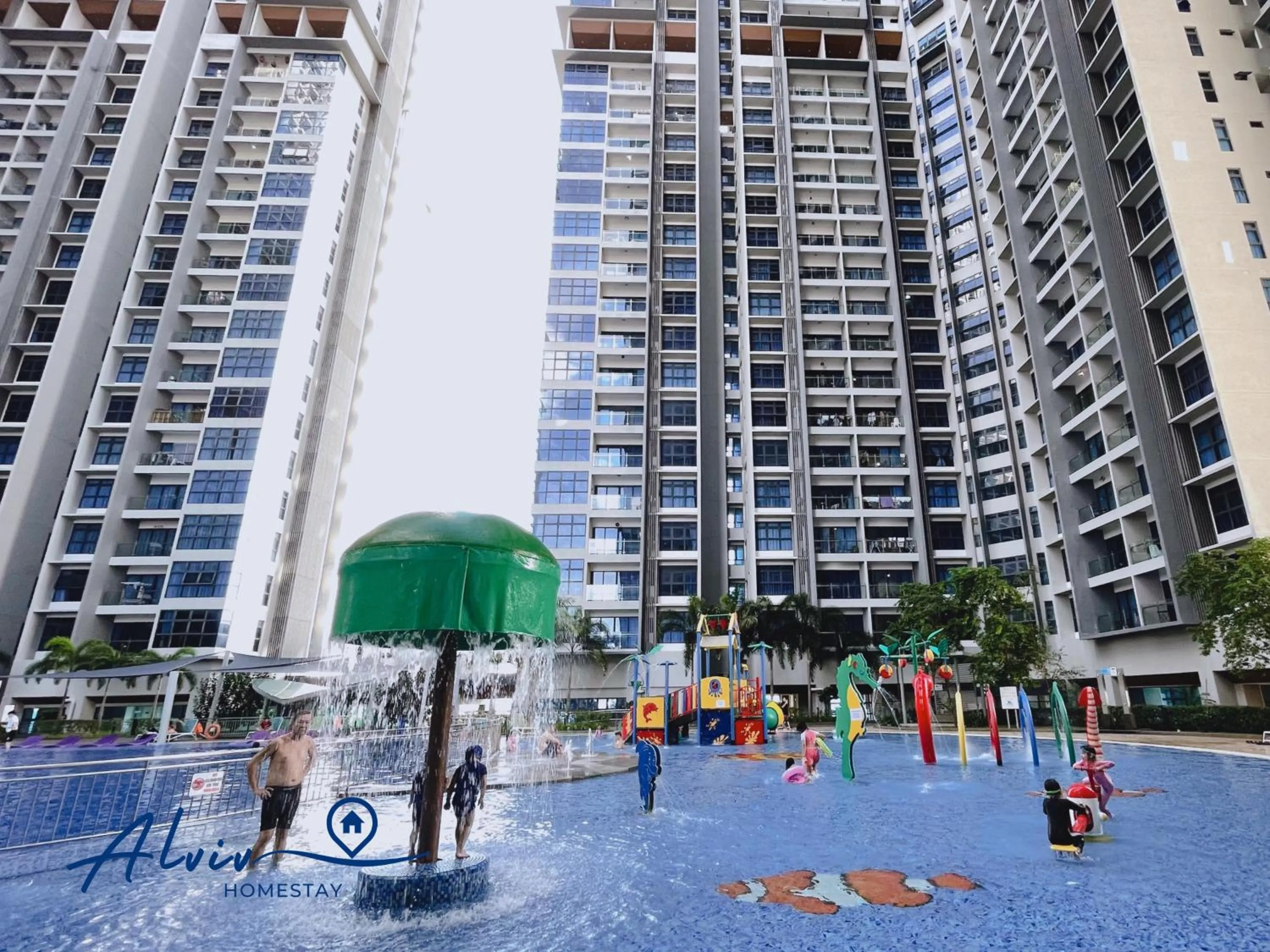 Swimming pool in Atlantis Melaka I 5-10pax I 5min JonkerSt BY Alviv Management