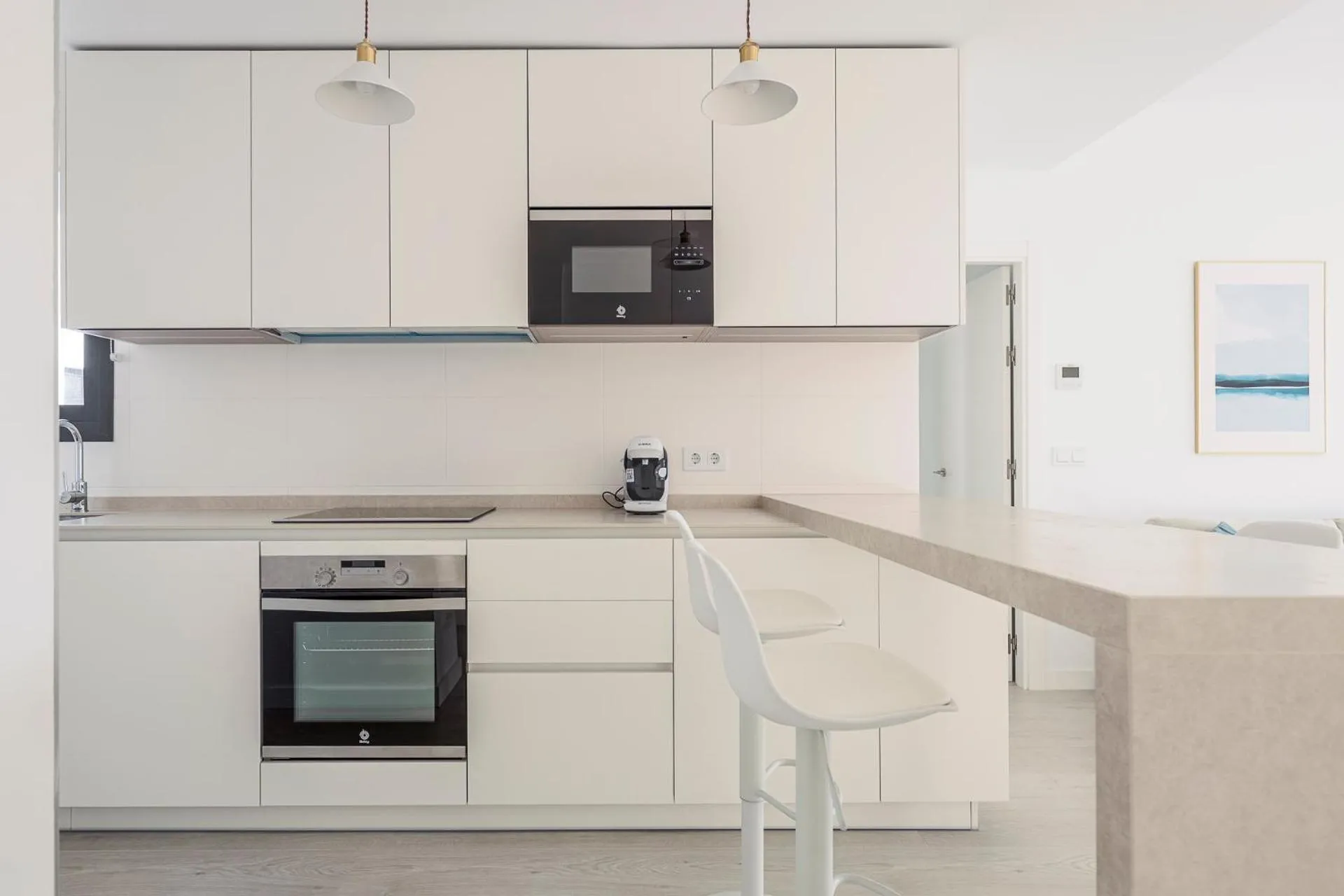 Kitchen or kitchenette in Uxama Sevilla Luxury Penthouse en Triana - Terraza y parking privados - piscina