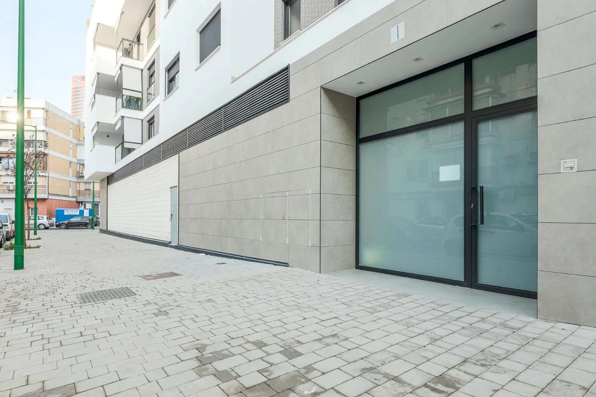 Property building in Uxama Sevilla Luxury Penthouse en Triana - Terraza y parking privados - piscina