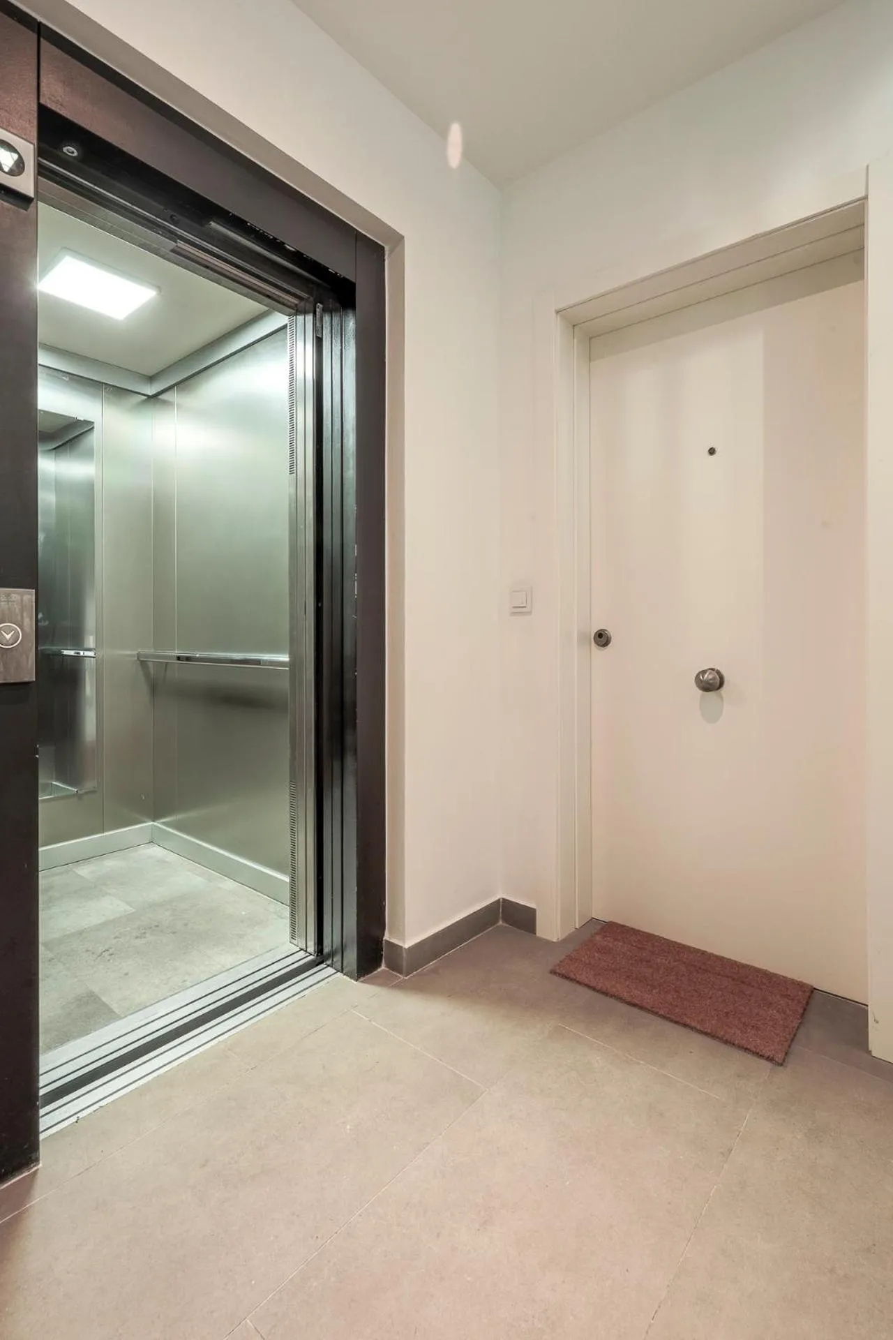 elevator in Uxama Sevilla Luxury Penthouse en Triana - Terraza y parking privados - piscina