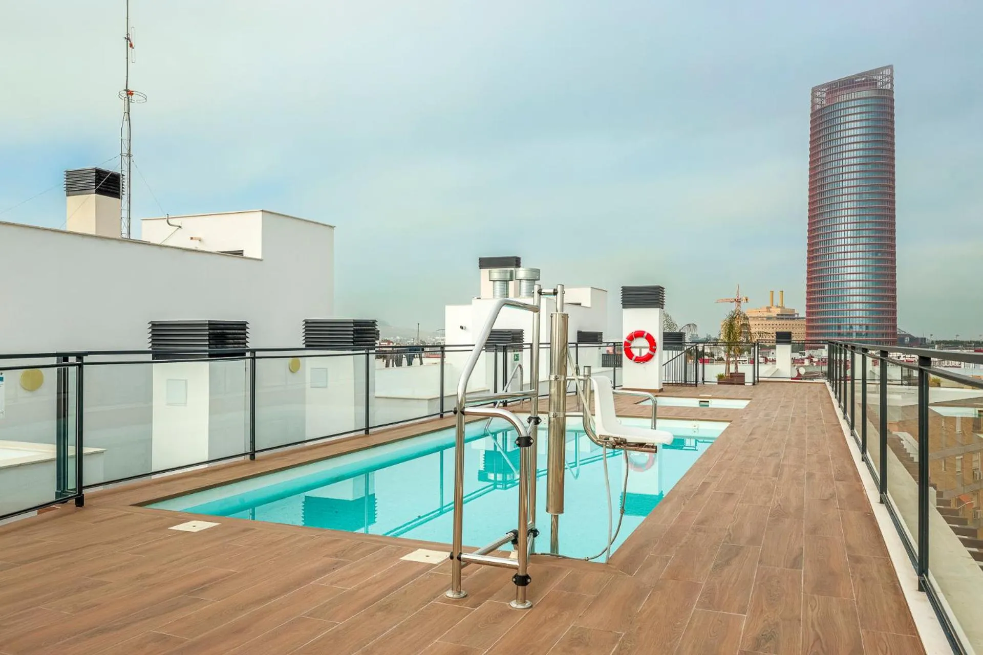 Solarium in Uxama Sevilla Luxury Penthouse en Triana - Terraza y parking privados - piscina