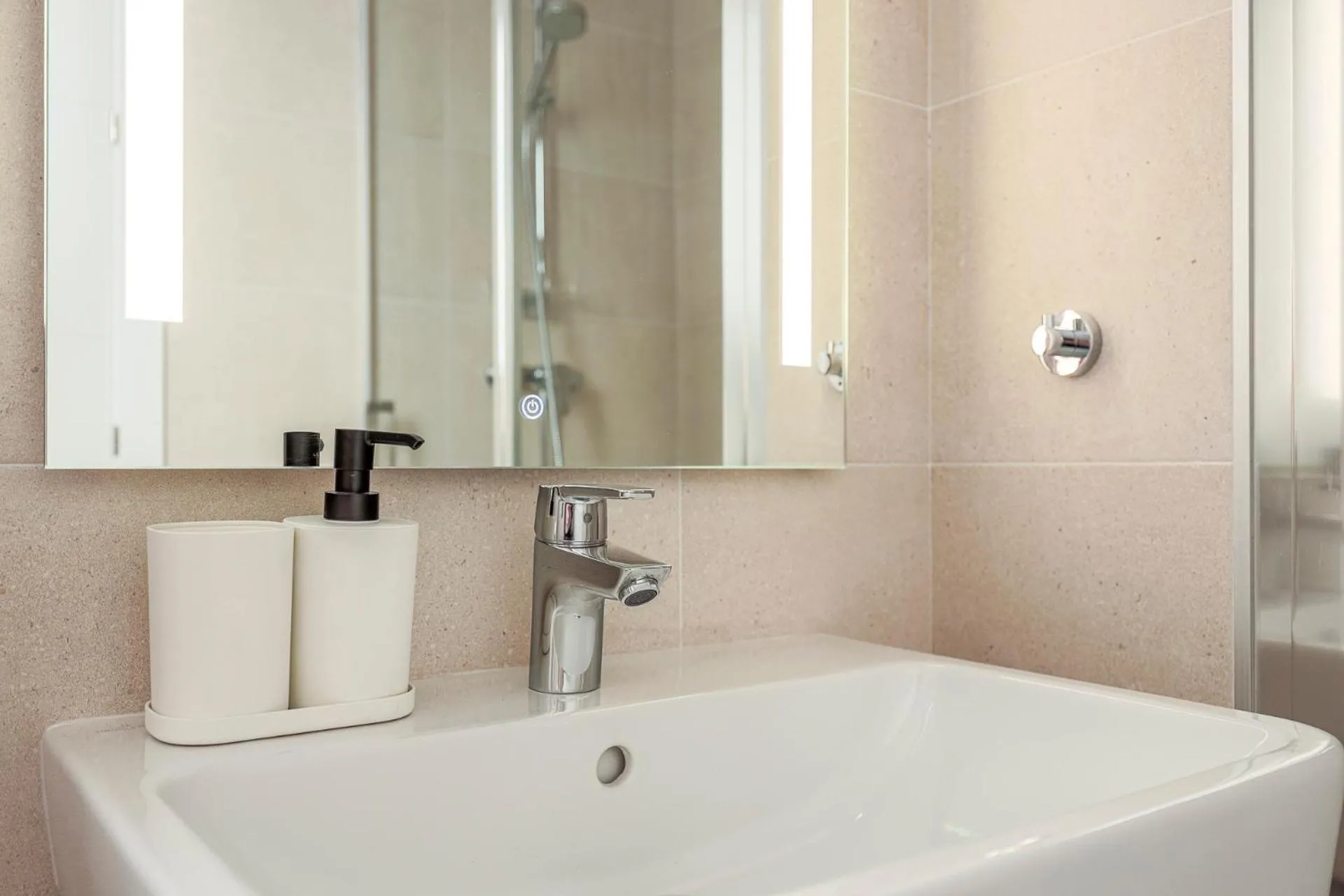 Bathroom in Uxama Sevilla Luxury Penthouse en Triana - Terraza y parking privados - piscina