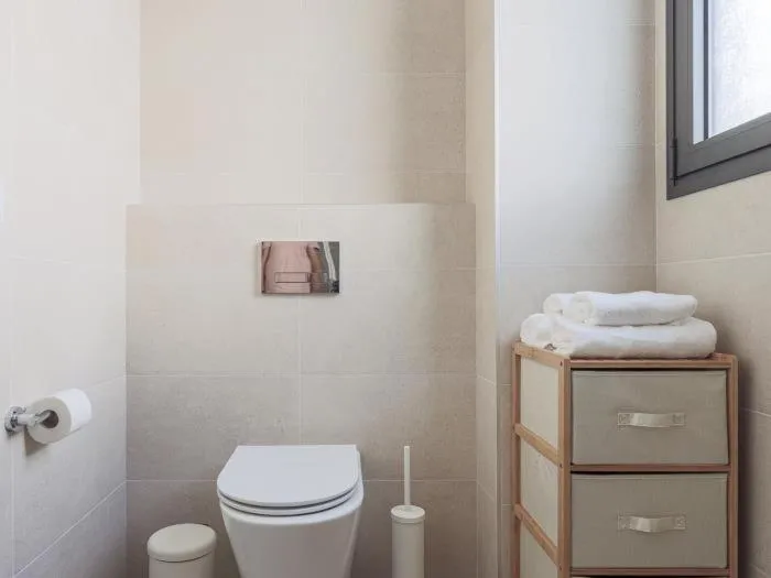Toilet in Uxama Sevilla Luxury Penthouse en Triana - Terraza y parking privados - piscina