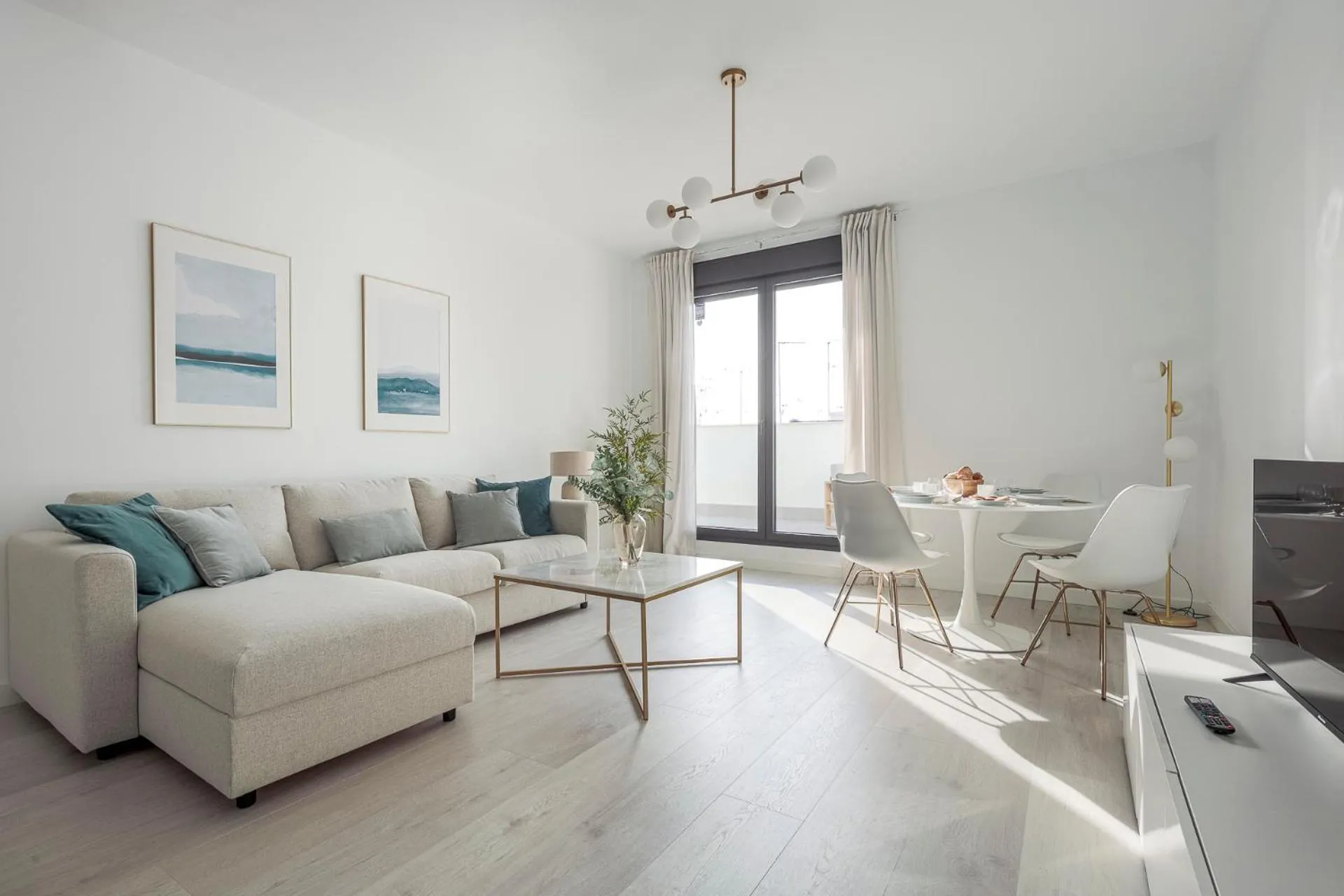 Living room in Uxama Sevilla Luxury Penthouse en Triana - Terraza y parking privados - piscina