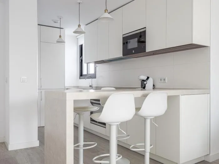 Kitchen or kitchenette in Uxama Sevilla Luxury Penthouse en Triana - Terraza y parking privados - piscina