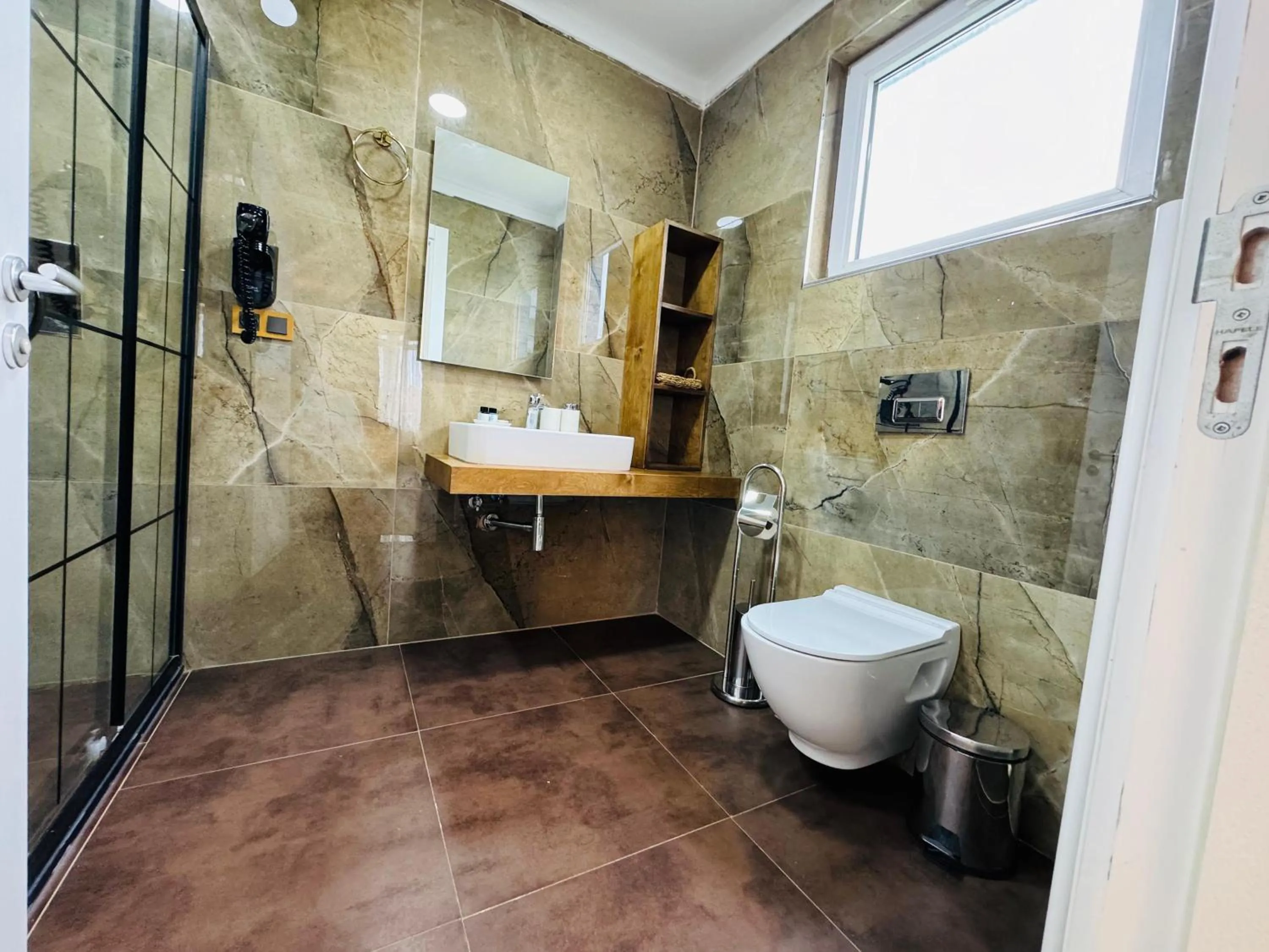 Shower in Istanbul Airport Treekos Suite Hotel