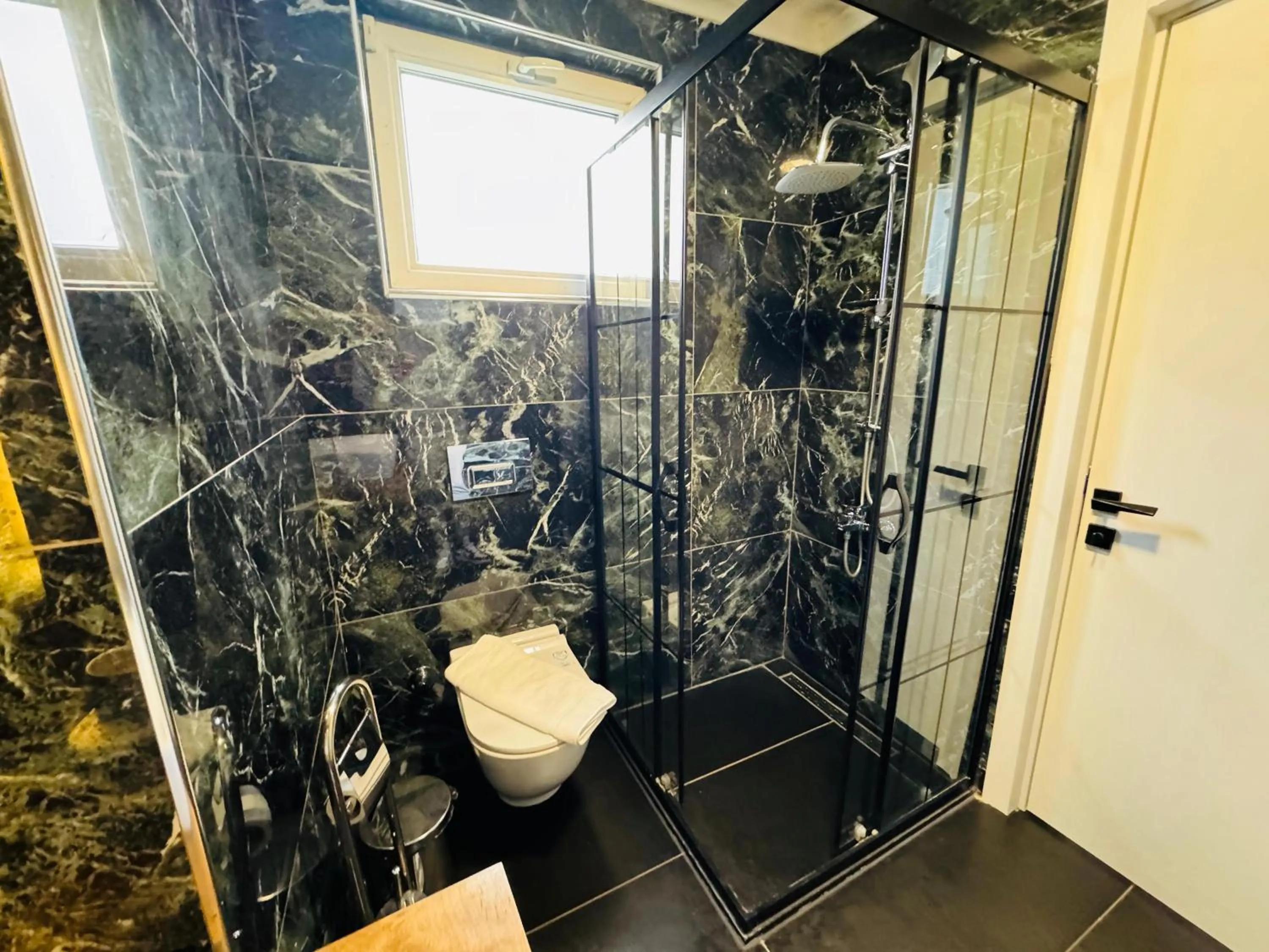 Shower in Istanbul Airport Treekos Suite Hotel