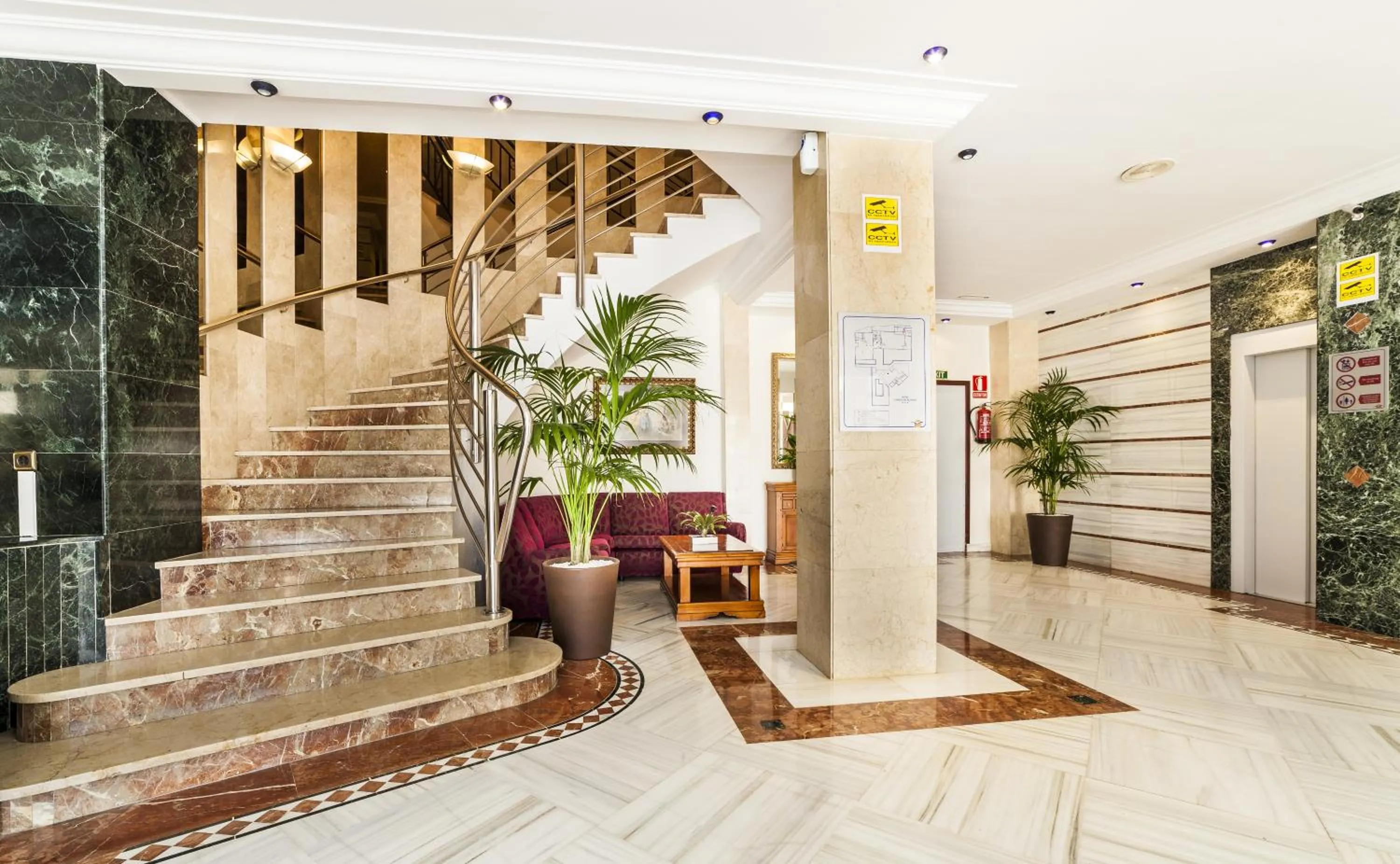 Lobby or reception in Globales Condes de Alcudia