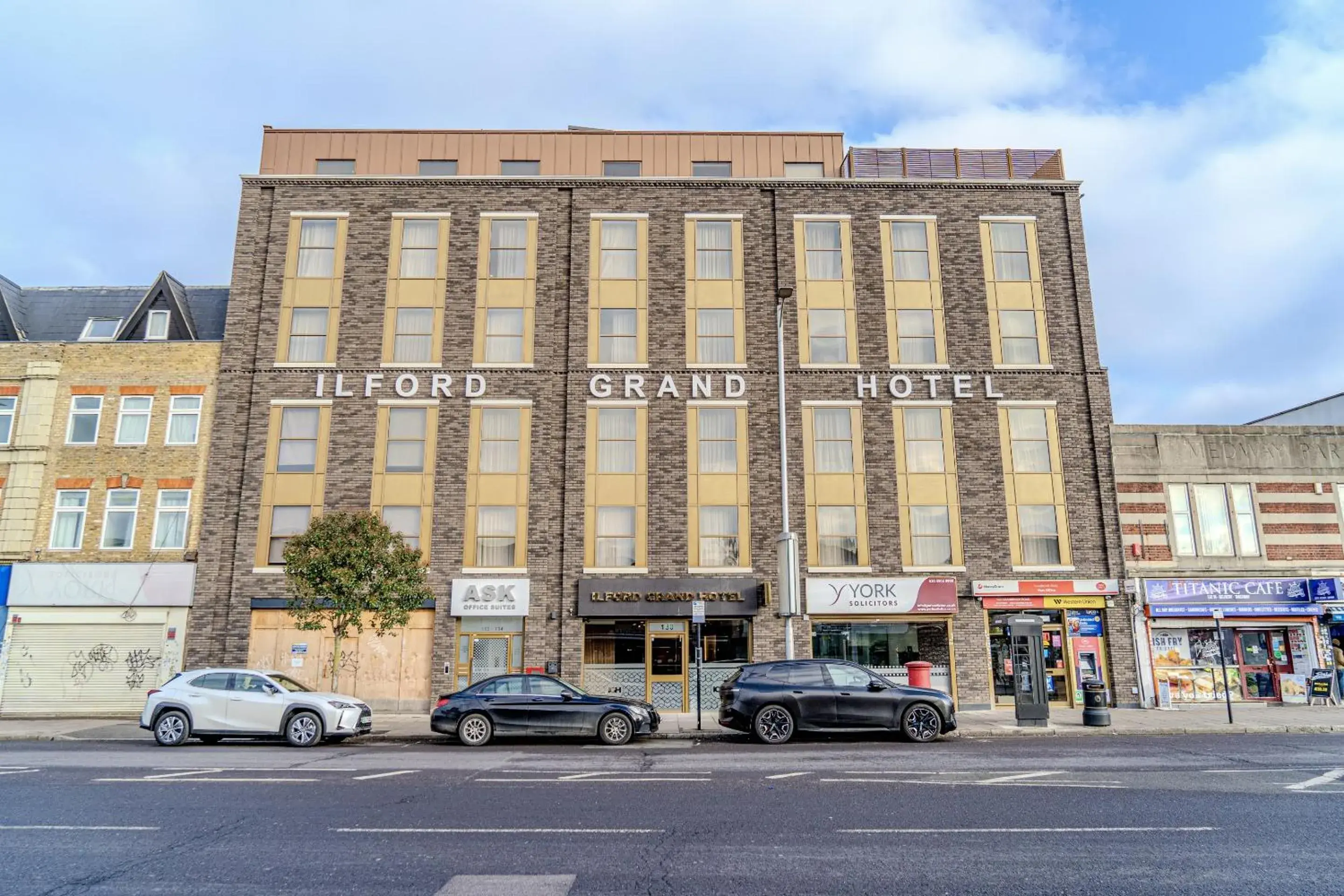 Lobby or reception in Ilford Grand Hotel Lobby or reception in Ilford Grand Hotel