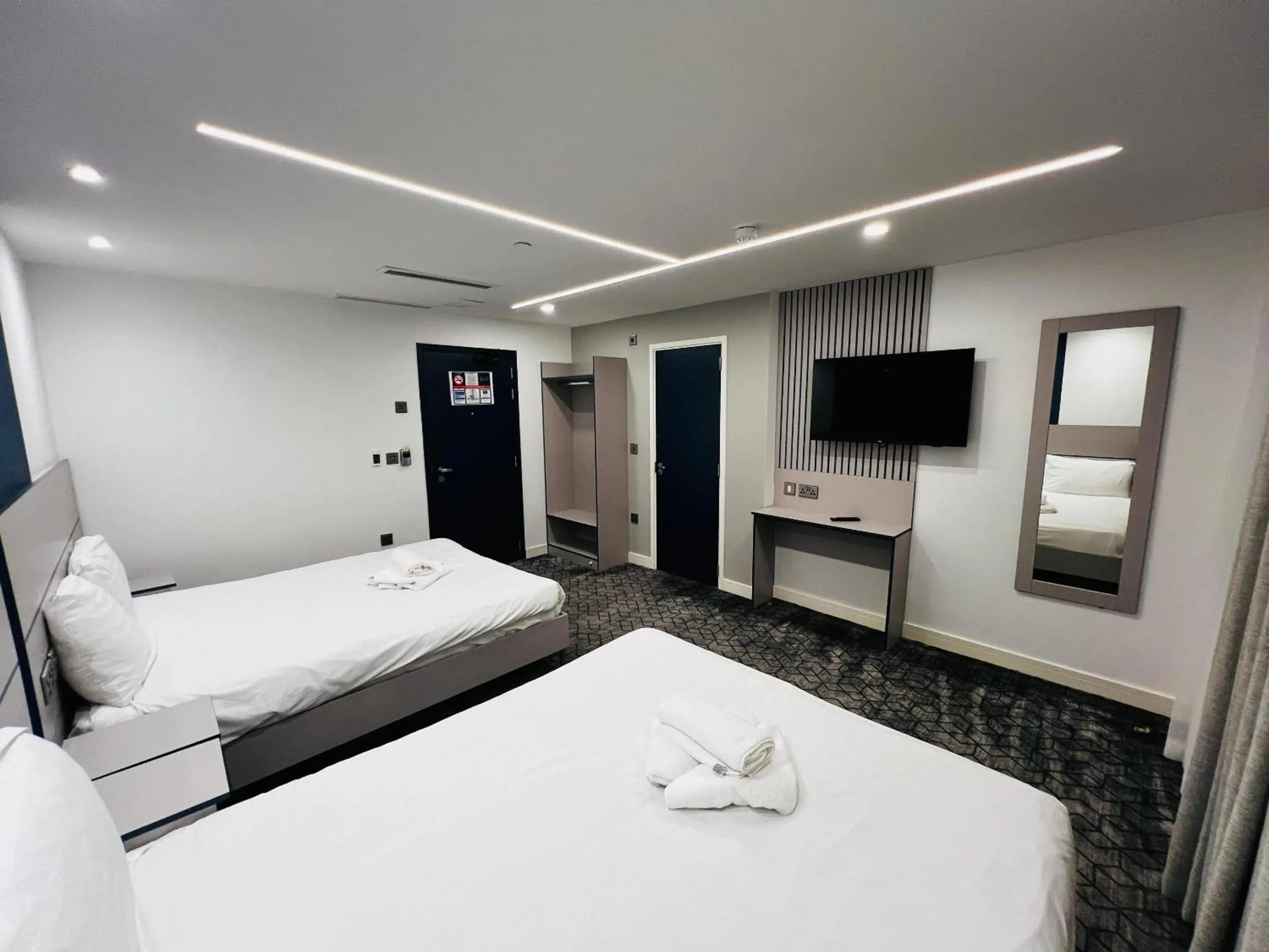 Bedroom, Bed in Ilford Grand Hotel Bedroom, Bed in Ilford Grand Hotel