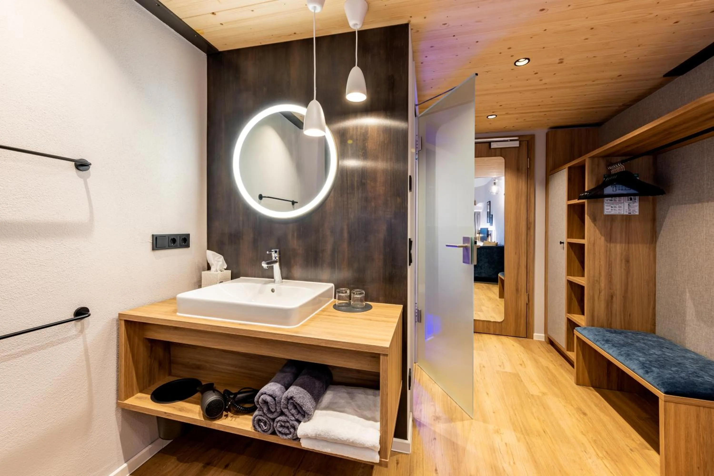 Bathroom in BOLLWERK Lifestyle Hotel, automatisiertes Hotel mit Self Check In