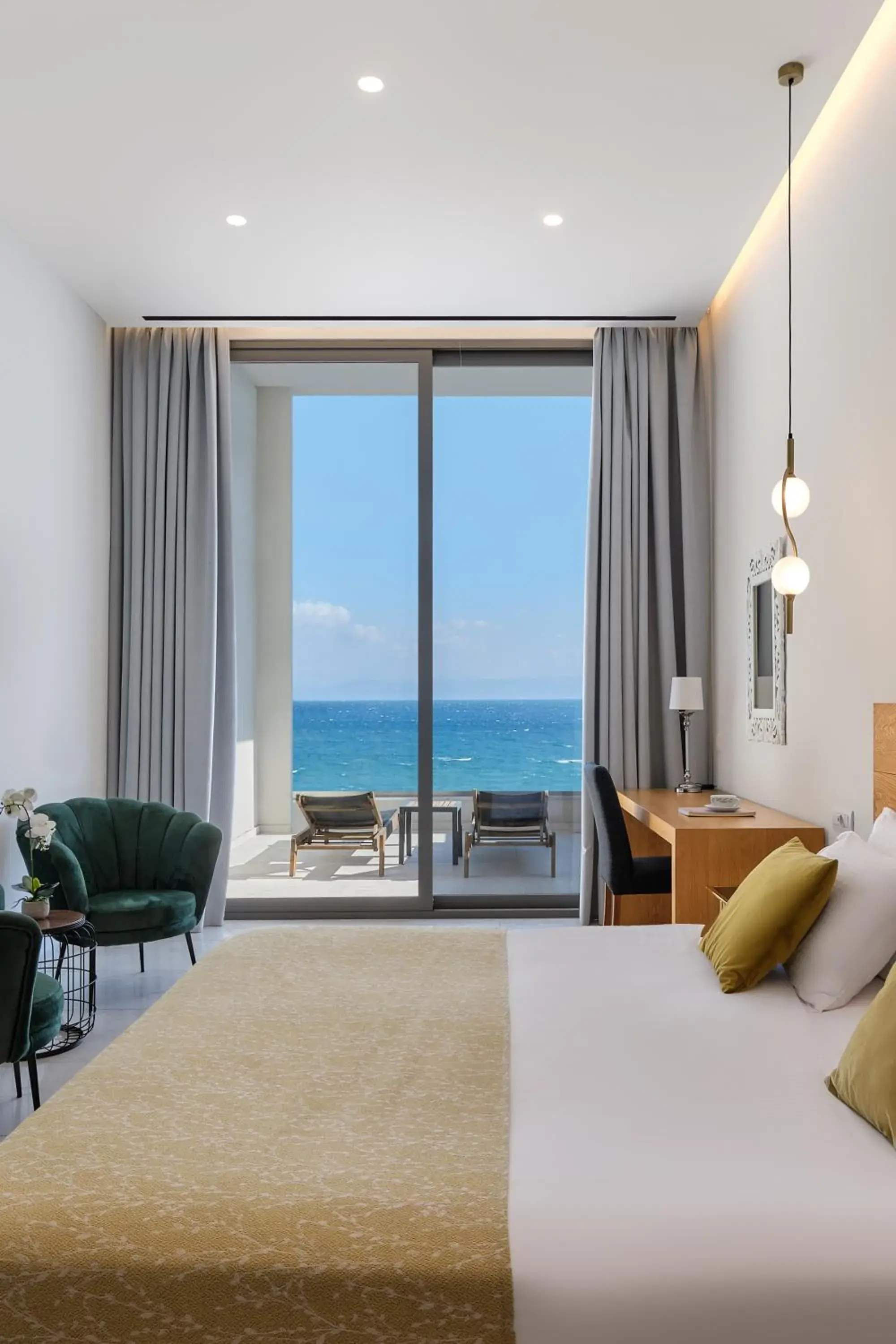 Bed in Mythical Coast Wellness Retreat Bed in Mythical Coast Wellness Retreat