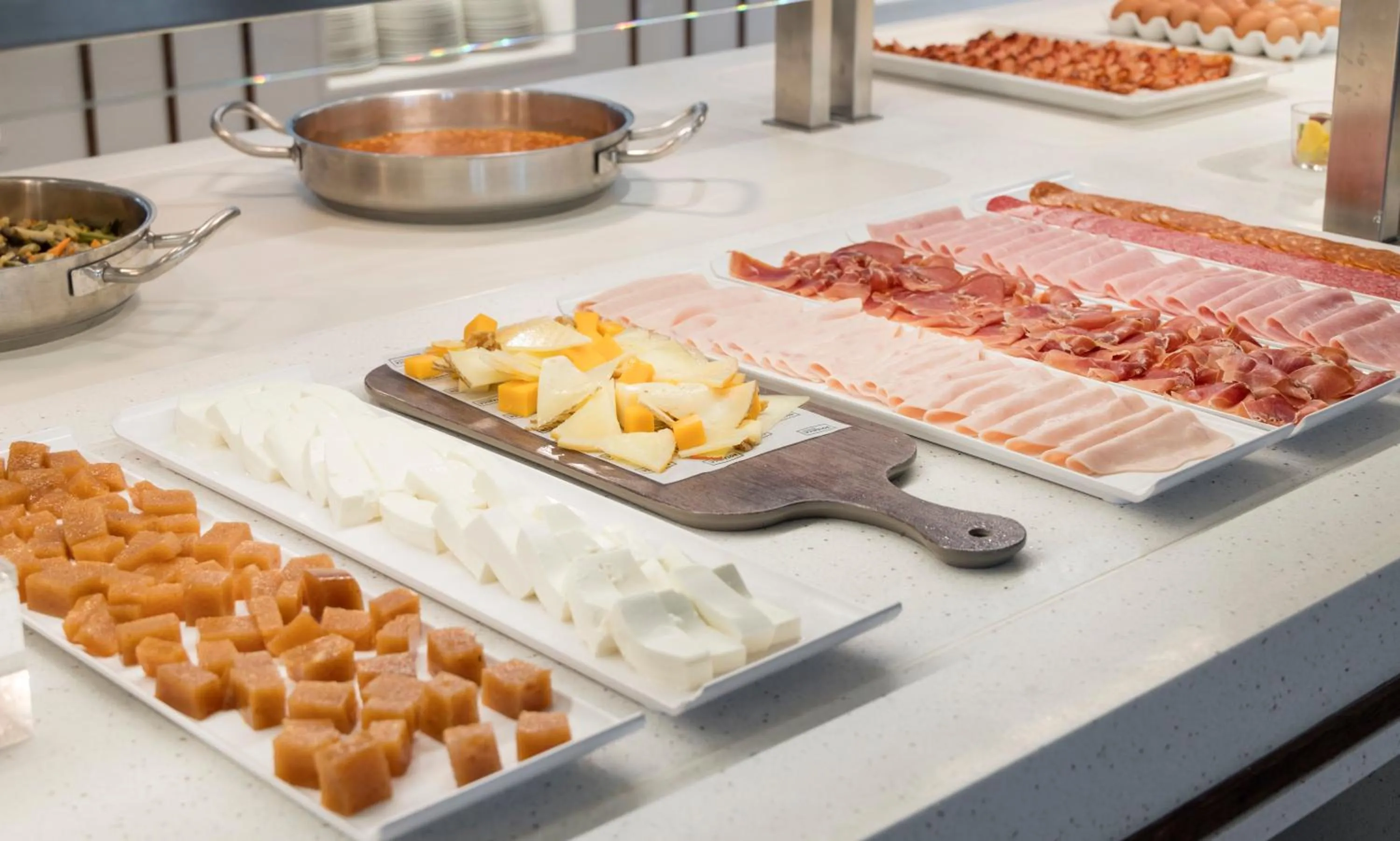 Restaurant/places to eat in Ilunion Caleta Park