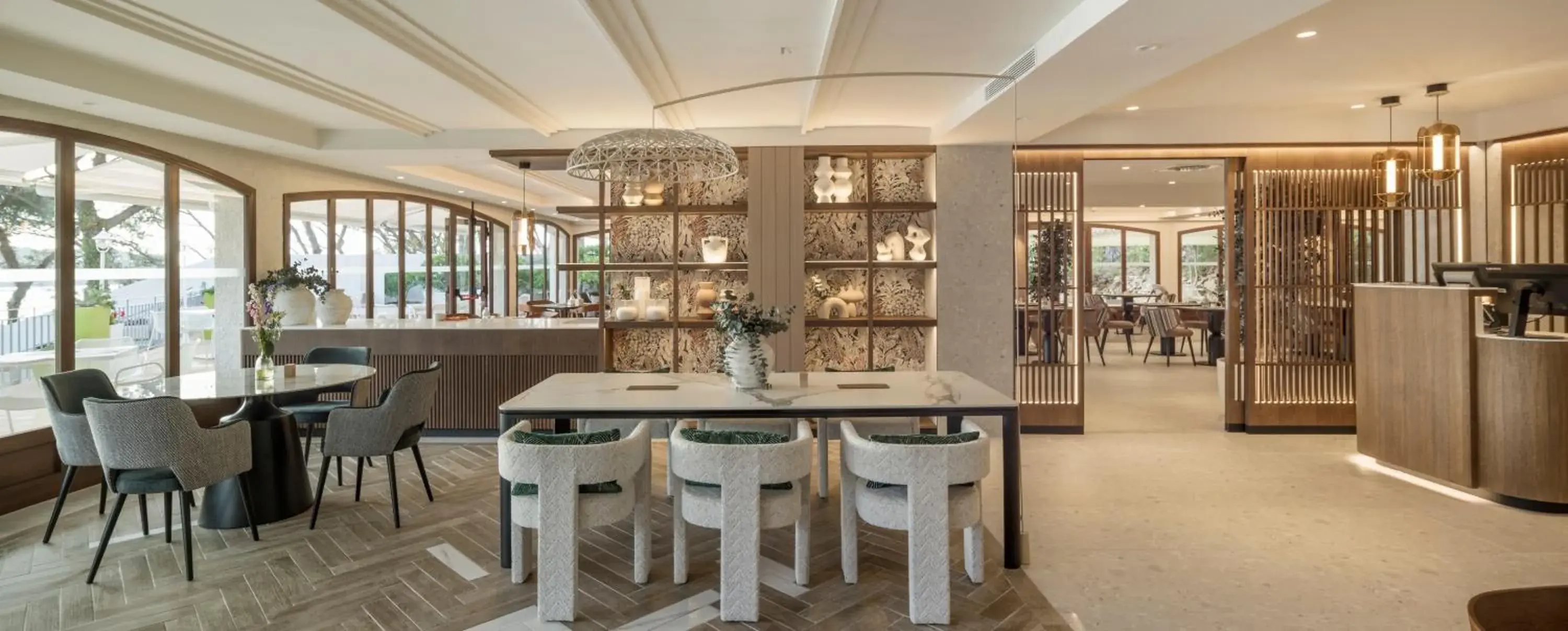 Lounge or bar in Ilunion Caleta Park Lounge or bar in Ilunion Caleta Park