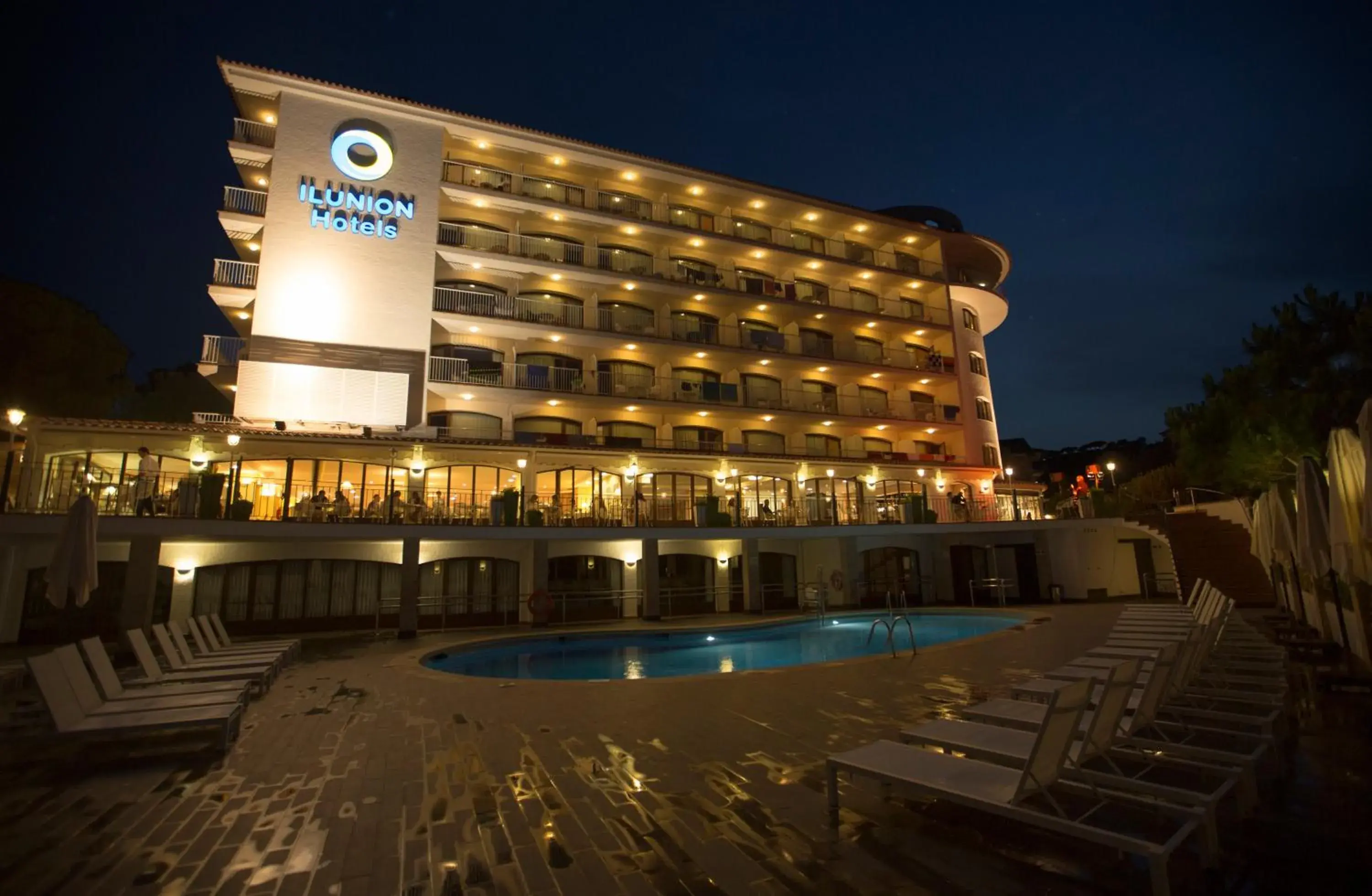 Property building in Ilunion Caleta Park Property building in Ilunion Caleta Park