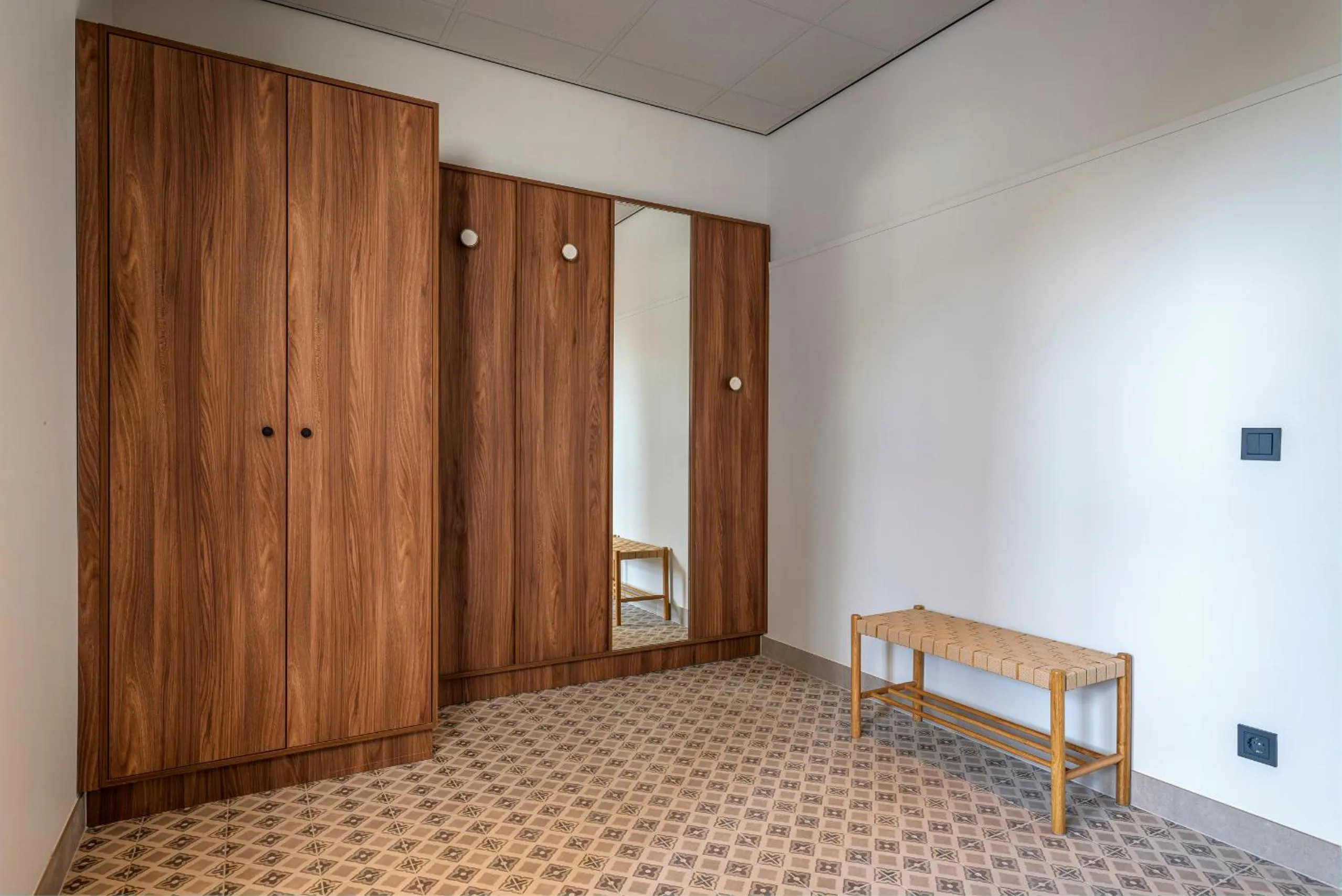 wardrobe in SEPHS Hotel Sittard