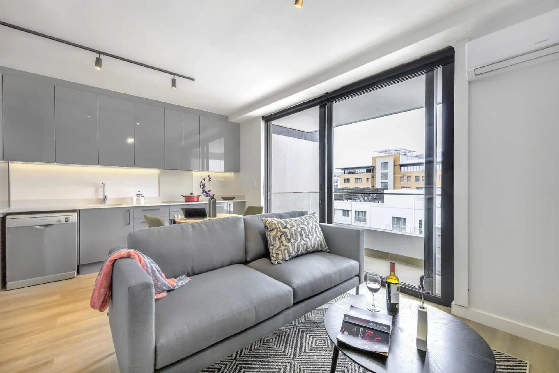 Living room in Newlands Peak Aparthotel by Totalstay