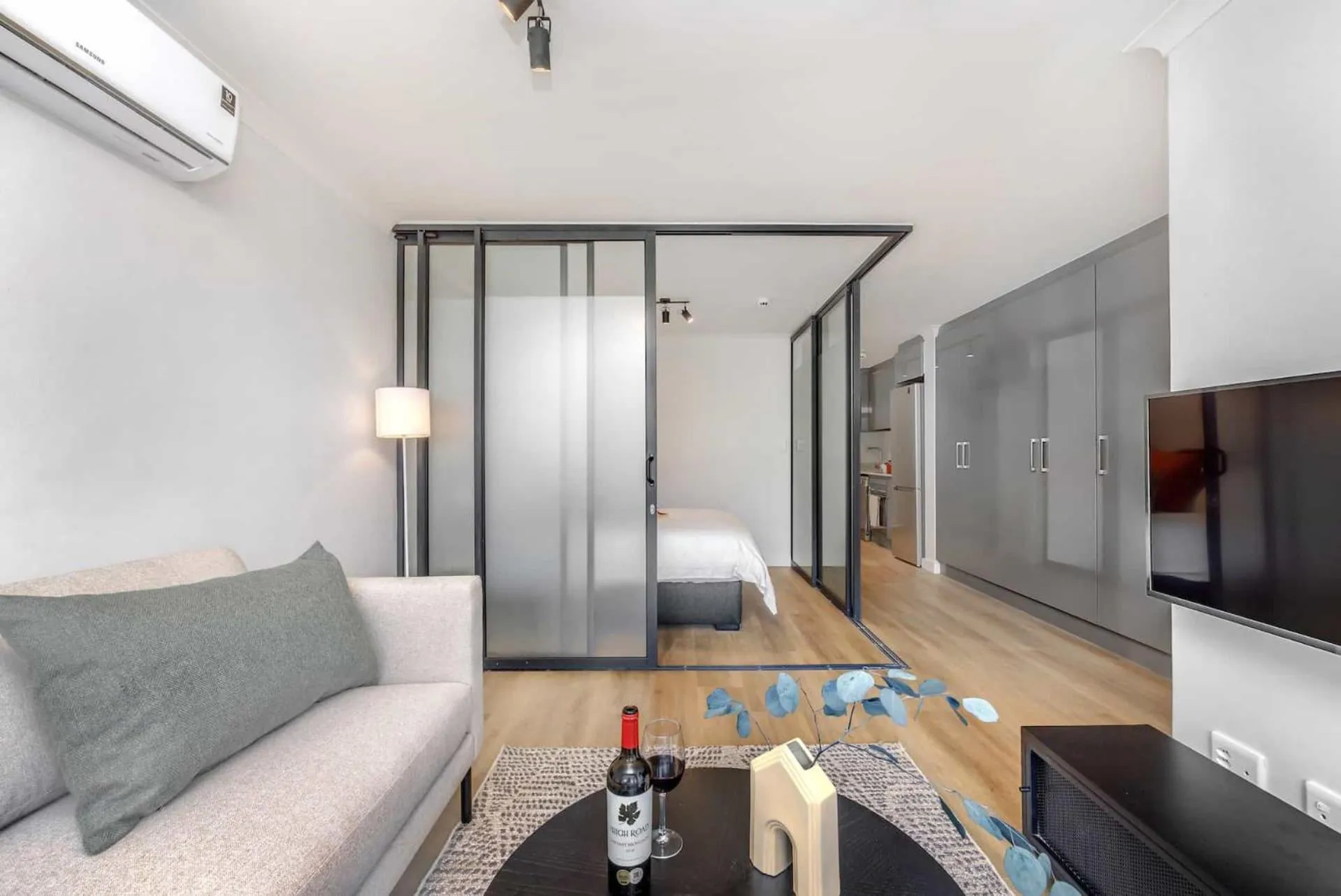 Seating area in Newlands Peak Aparthotel by Totalstay