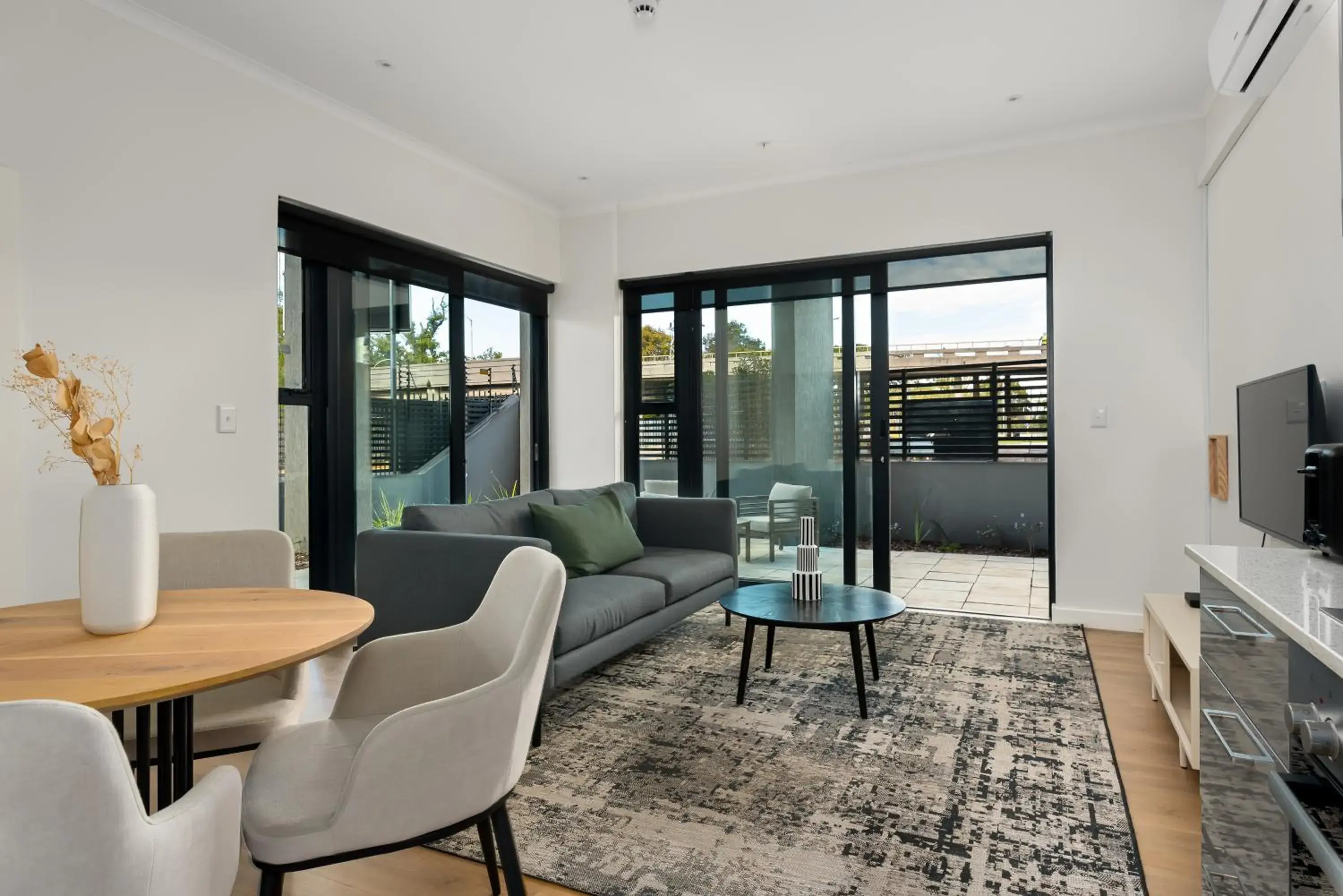 Two Bedroom Ground Floor Apartment in Newlands Peak Aparthotel by Totalstay Two Bedroom Ground Floor Apartment in Newlands Peak Aparthotel by Totalstay