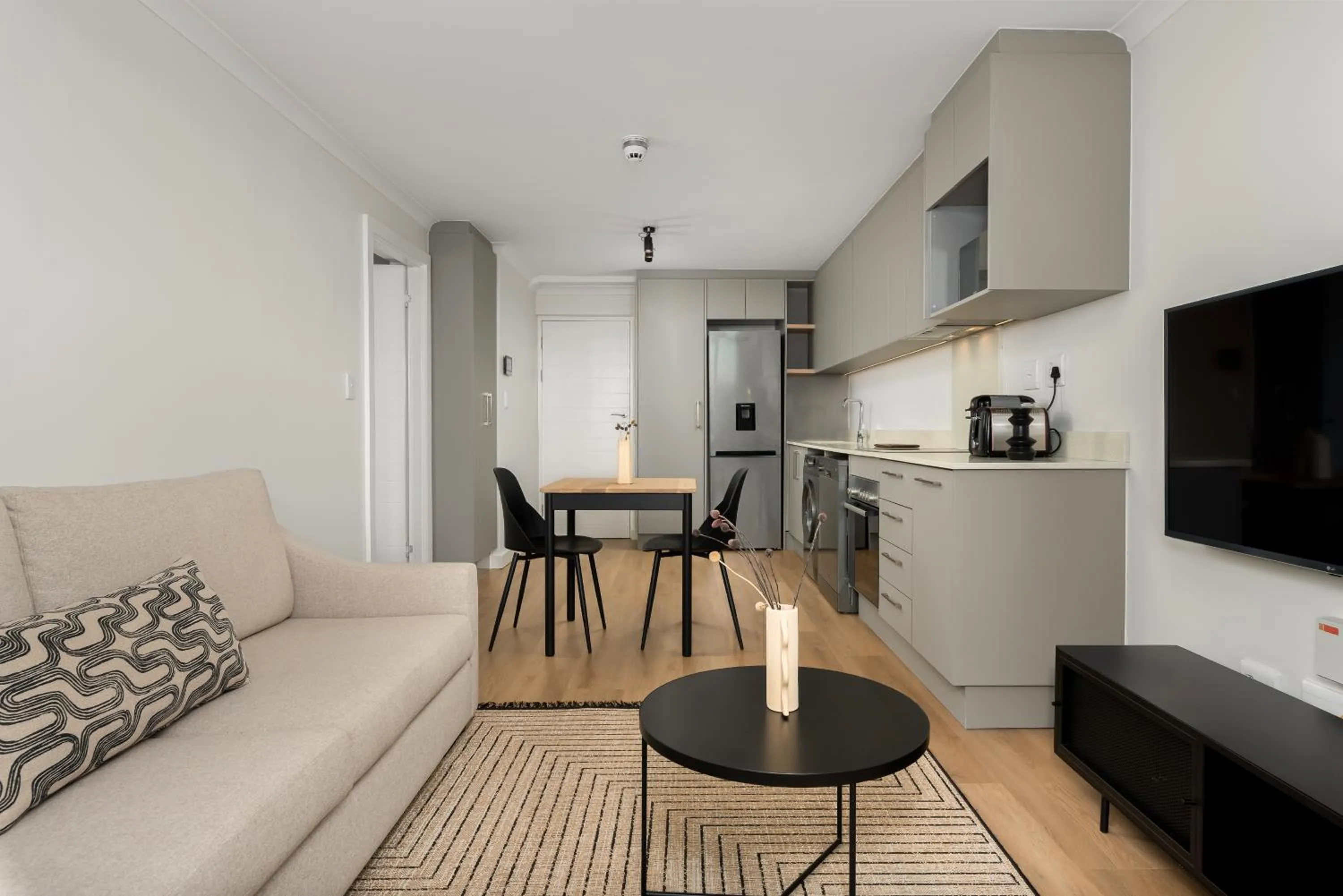 Living room in Newlands Peak Aparthotel by Totalstay