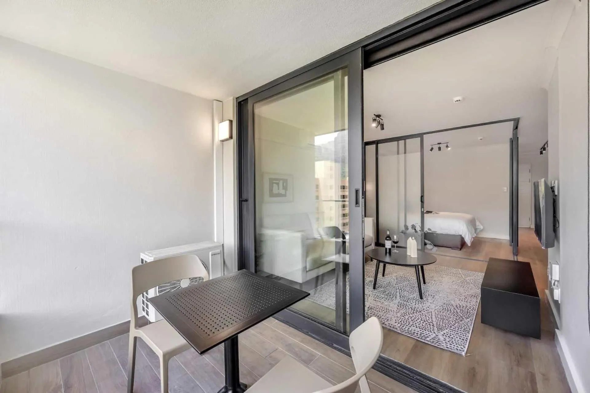 Living room in Newlands Peak Aparthotel by Totalstay