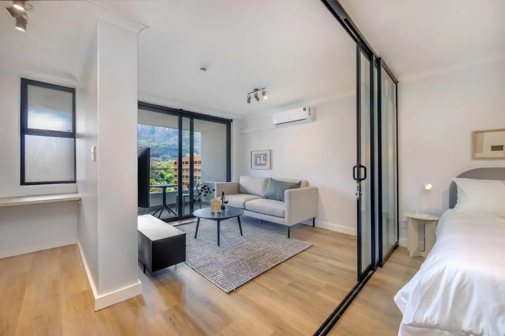 Bed in Newlands Peak Aparthotel by Totalstay Bed in Newlands Peak Aparthotel by Totalstay