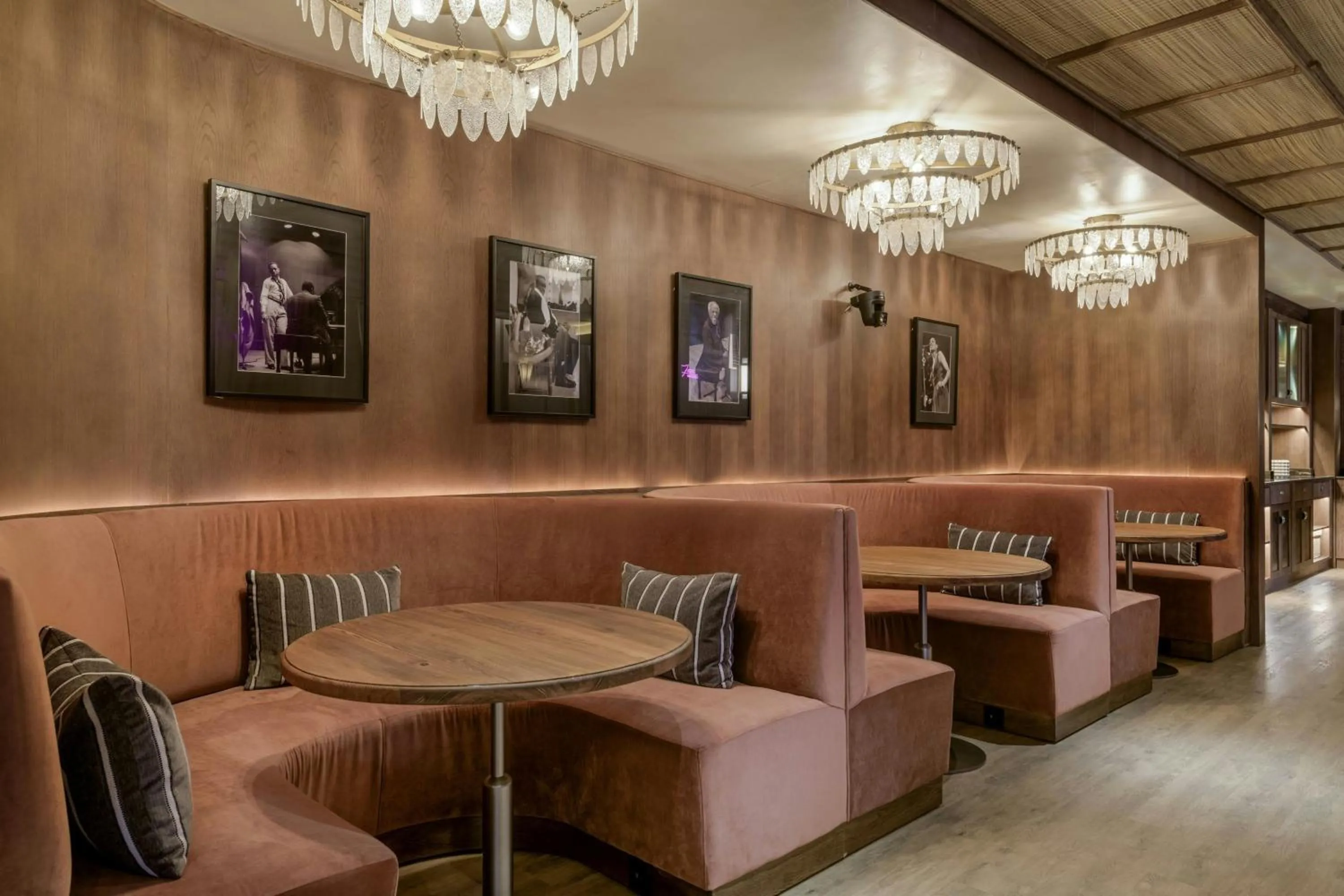 Lounge or bar in AC Hotel Recoletos by Marriott