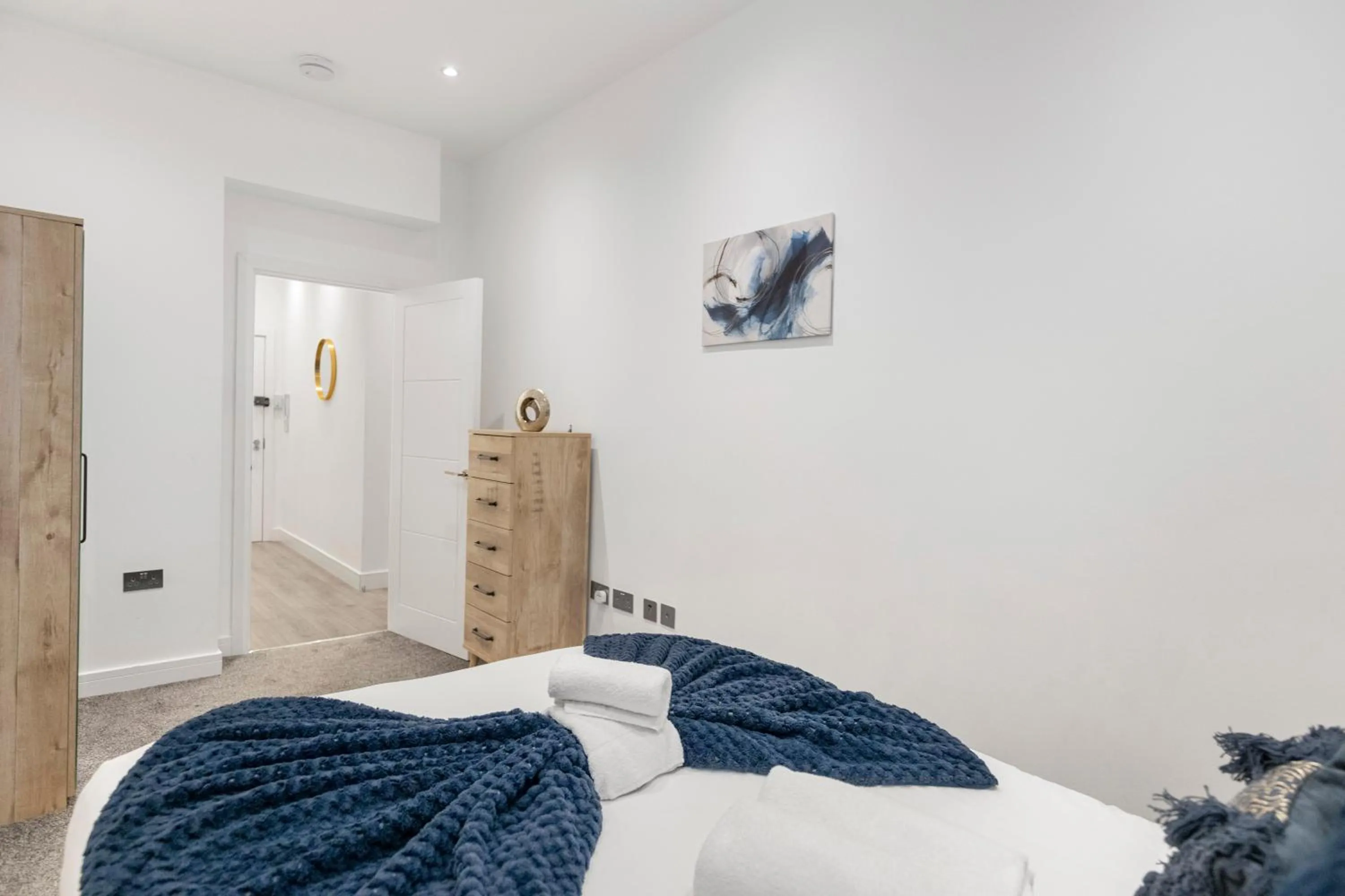 Welcoming and Spacious Apartment- Excellent Location