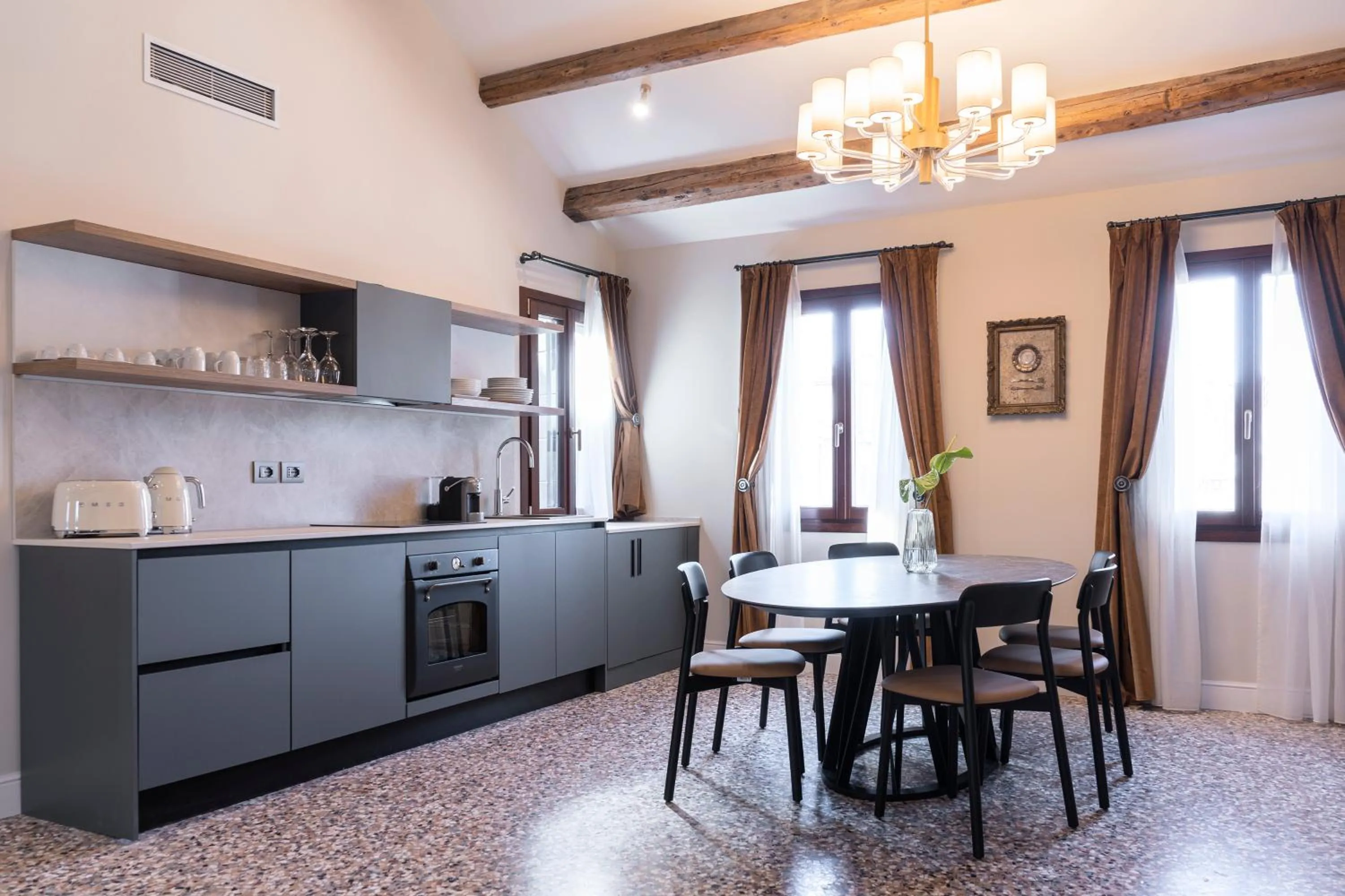 Kitchen or kitchenette in Be Mate Ponte di Rialto
