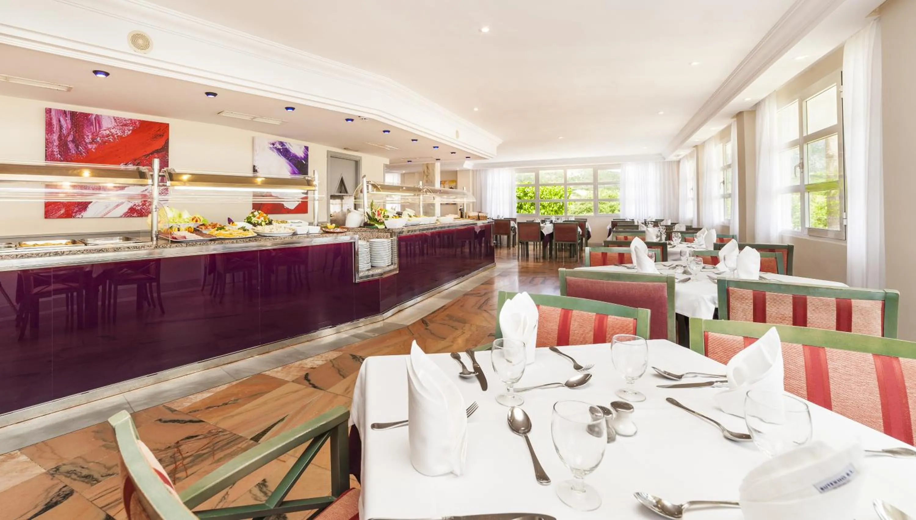 Restaurant/places to eat in Globales Palmanova Palace