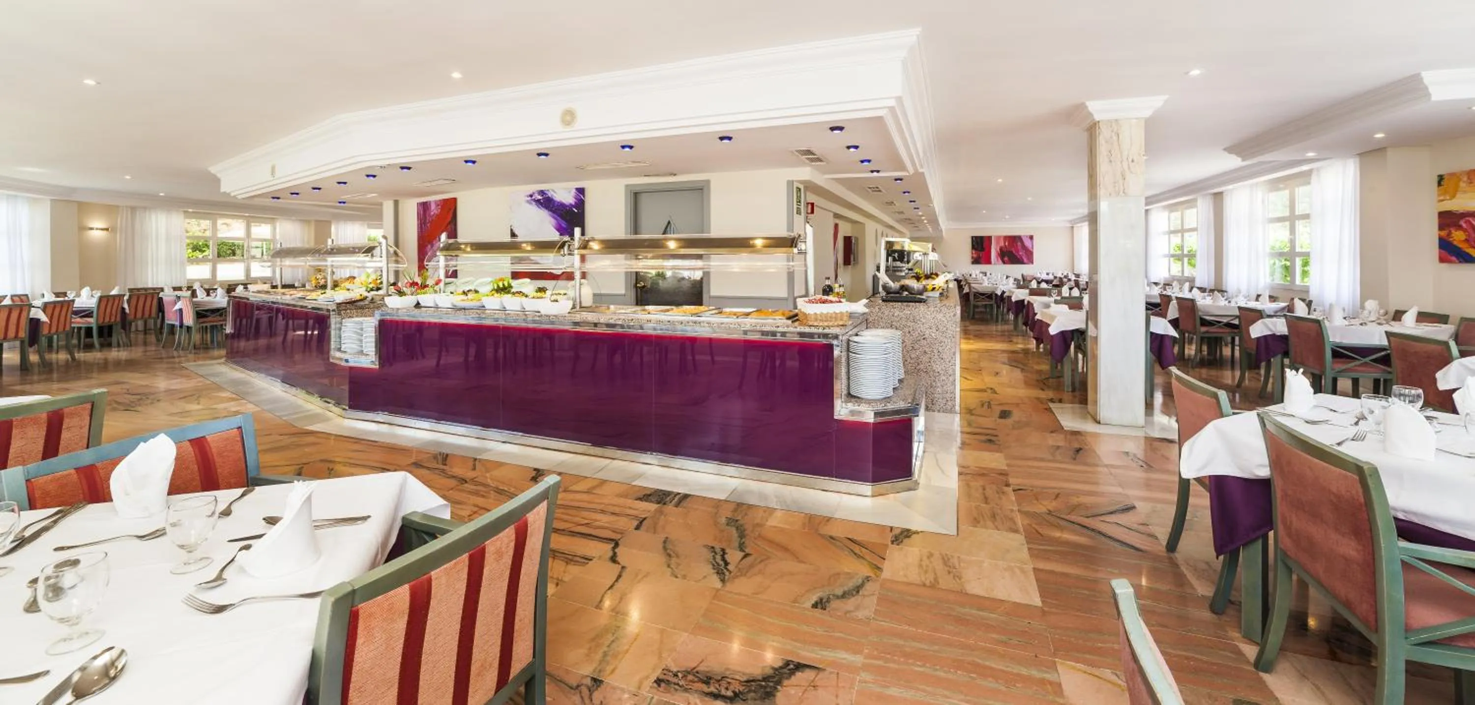 Restaurant/places to eat in Globales Palmanova Palace