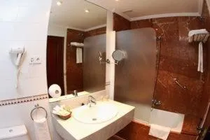 Bathroom in Hotel Comillas