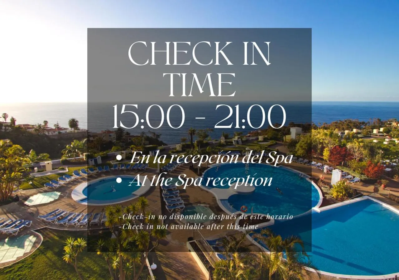 Property building in RF La Quinta Park Suites