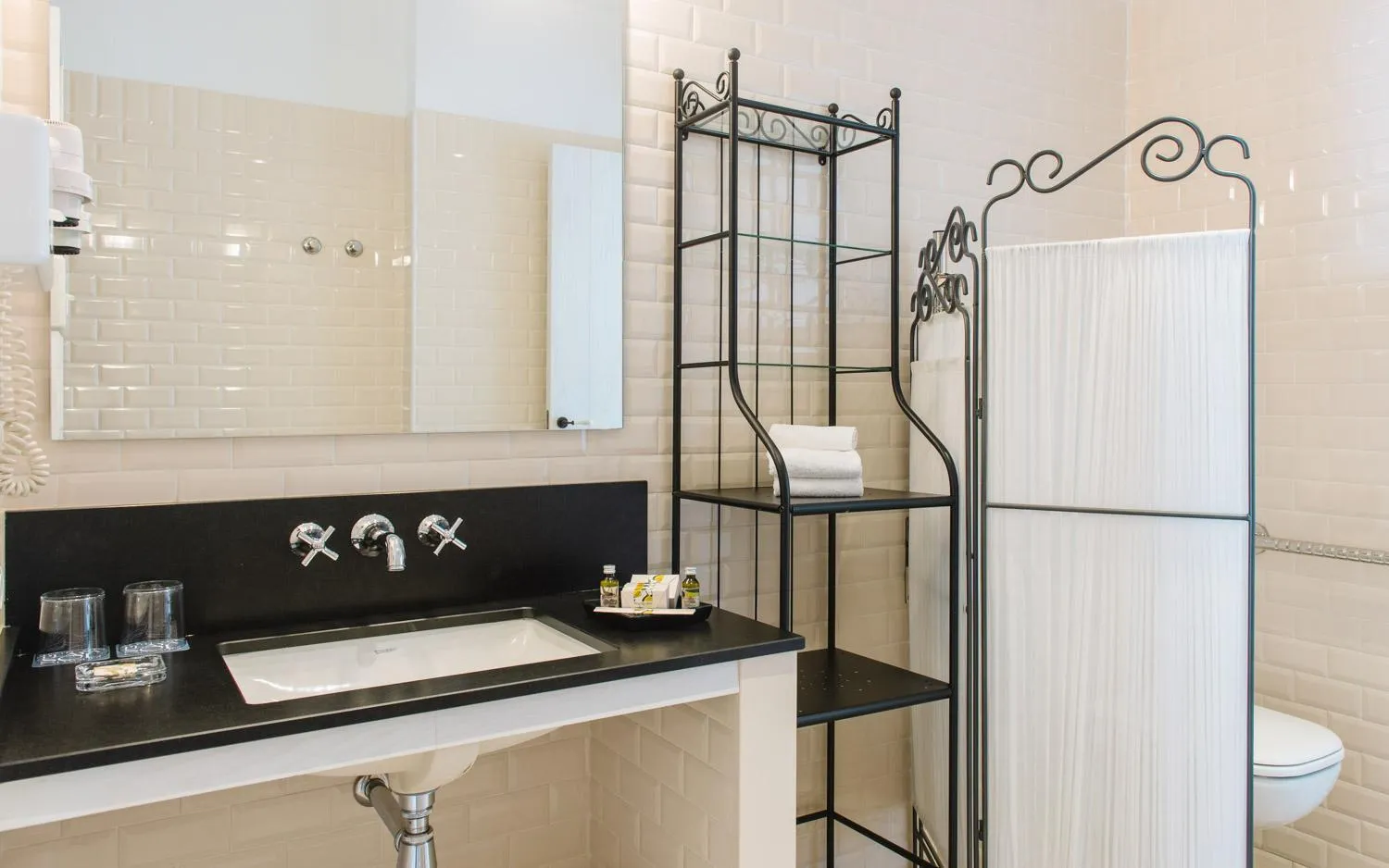 Bathroom in Hotel Playa Sol