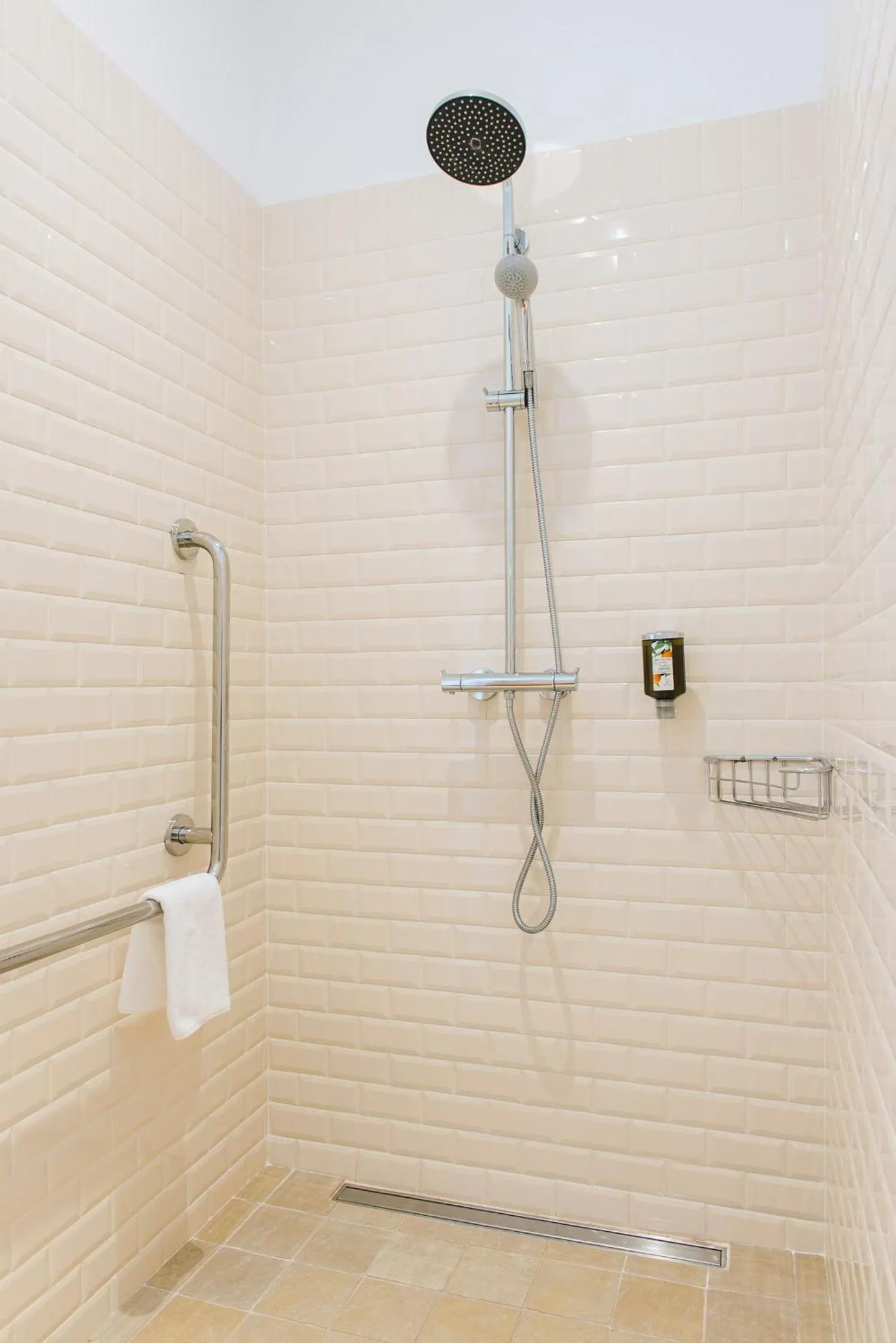 Shower in Hotel Playa Sol