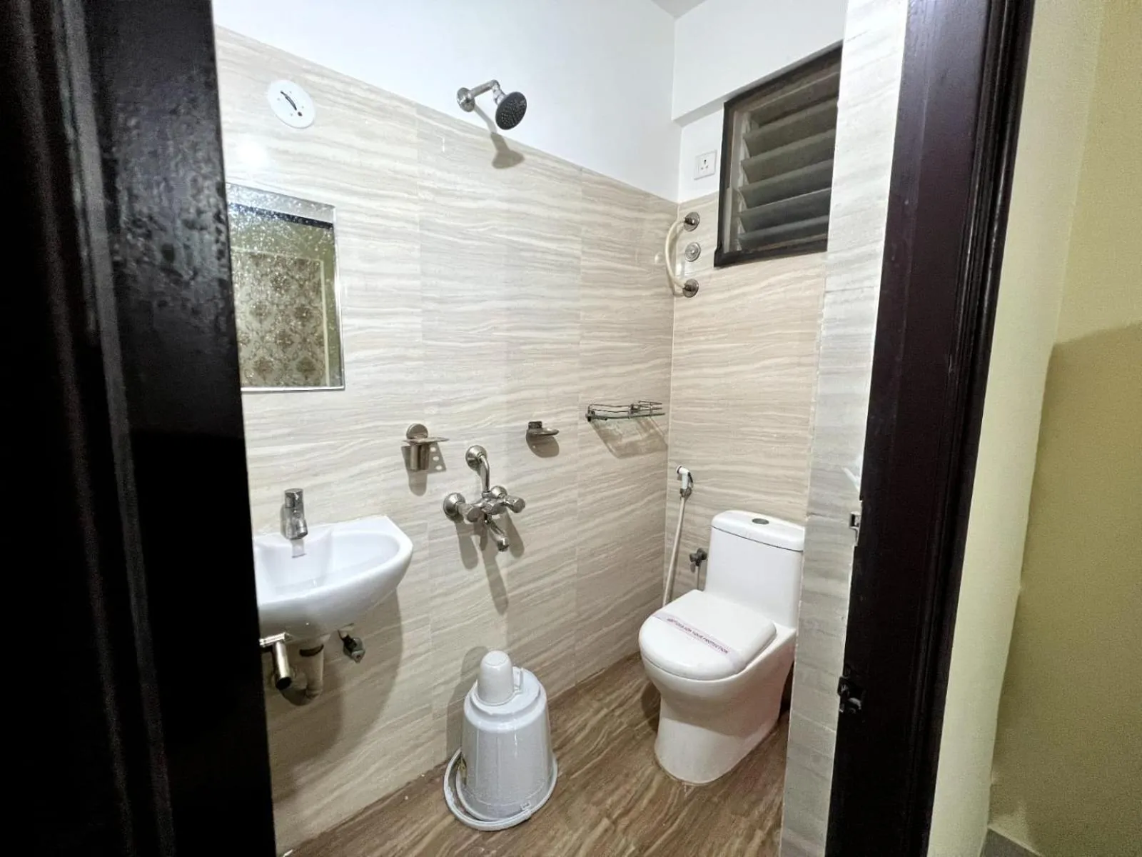Shower in Hotel East park Electronic City
