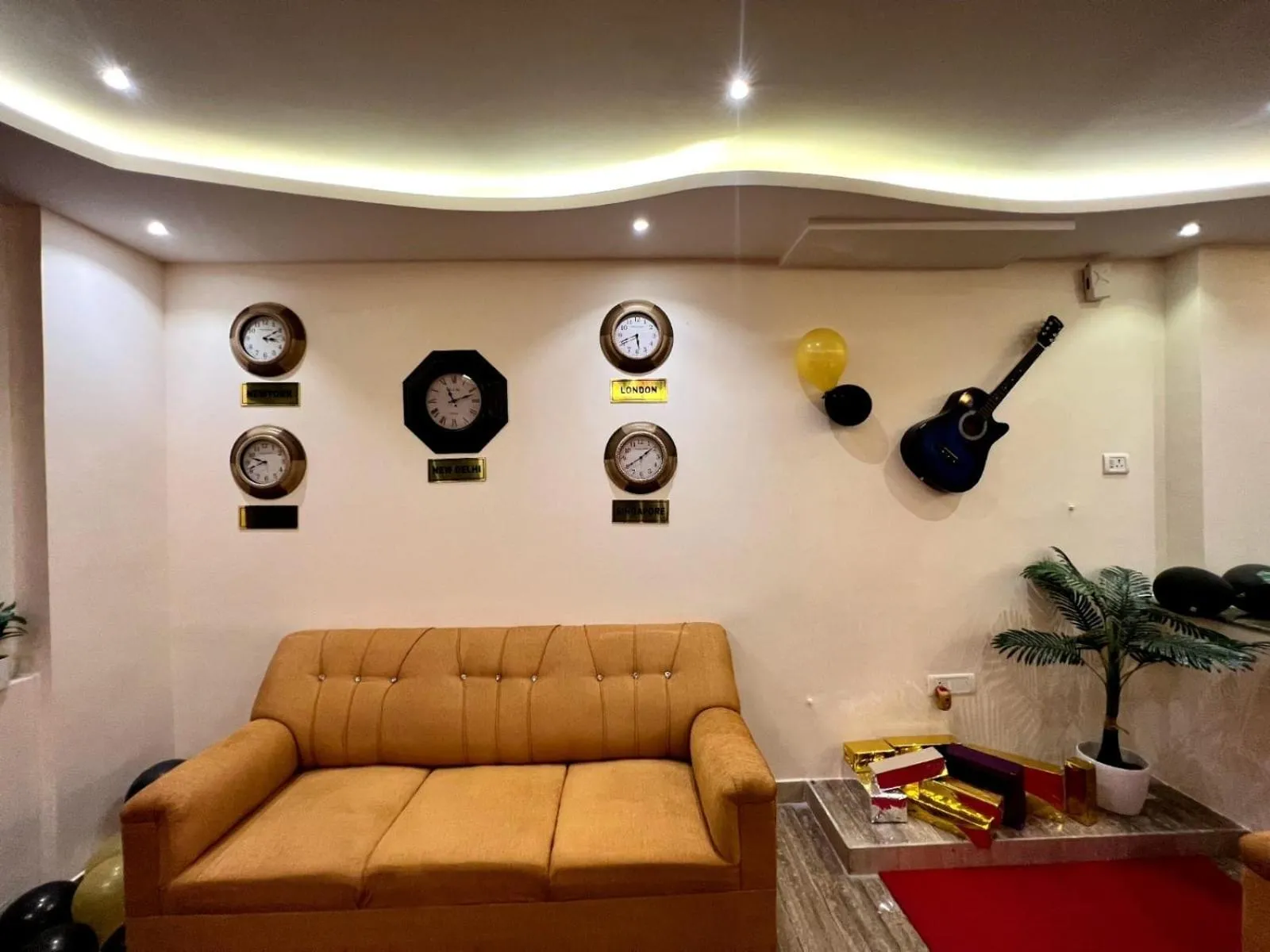 Lobby or reception in Hotel East park Electronic City