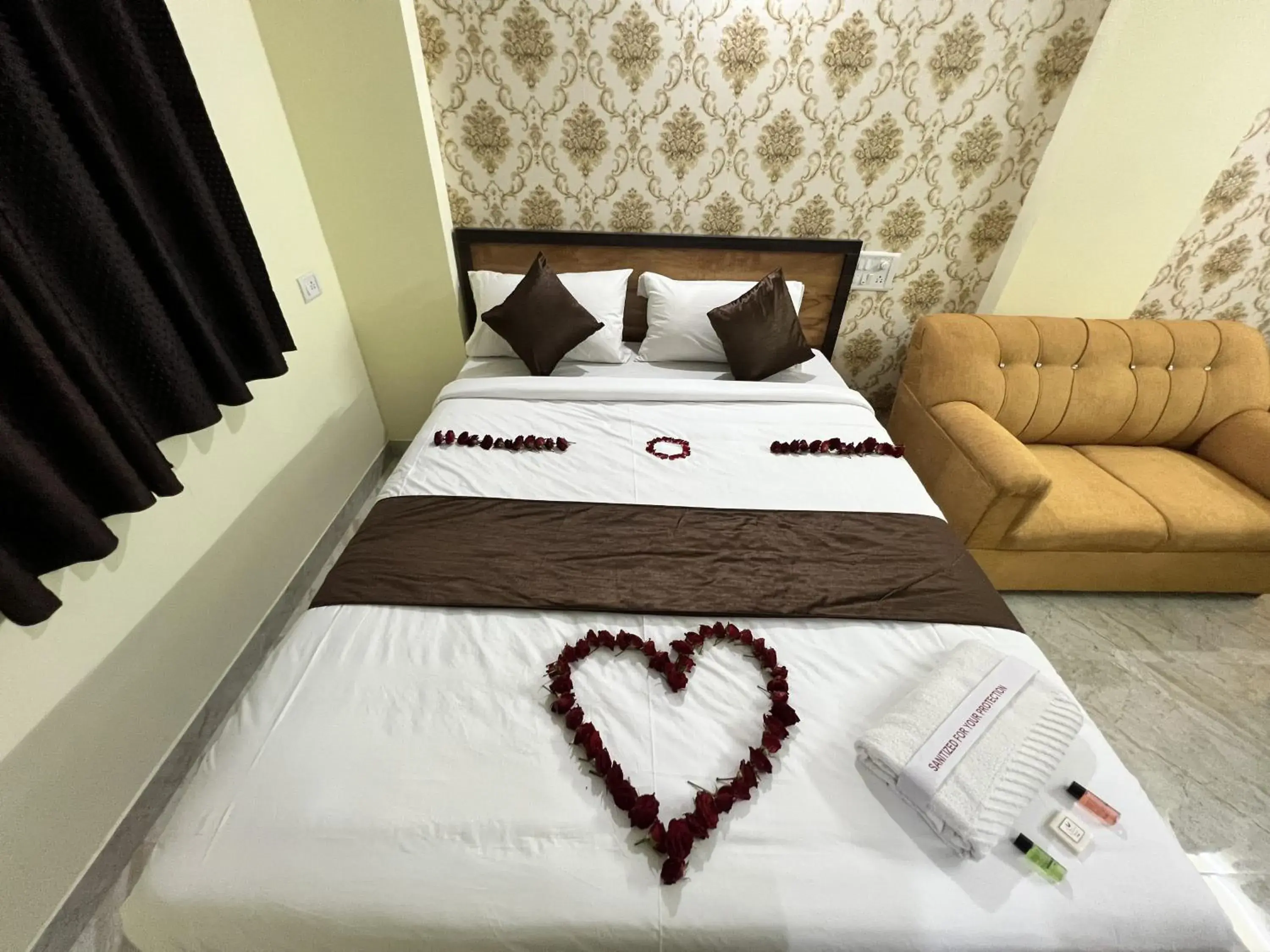 Superior Double Room in Hotel East park Electronic City Superior Double Room in Hotel East park Electronic City