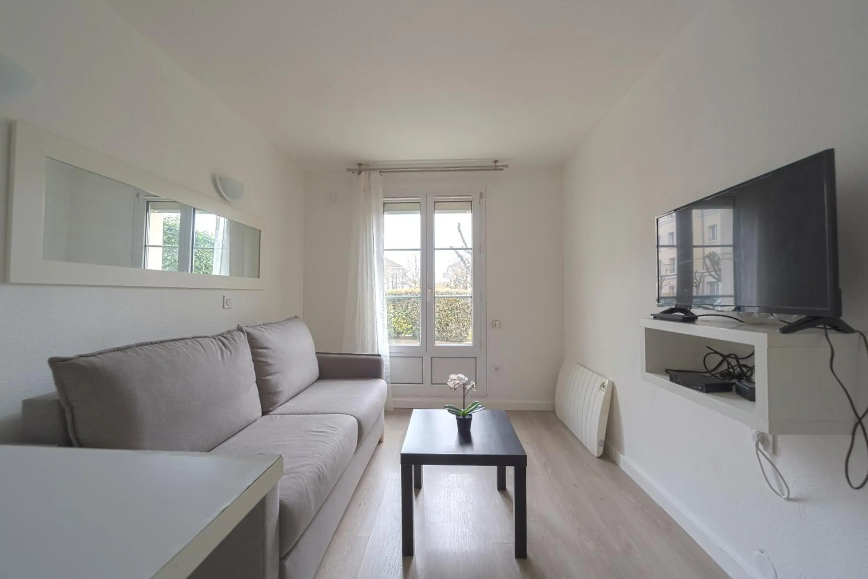 Studio Cosy 2 min Gare - 10 min Studio Cosy 2 min Gare - 10 min